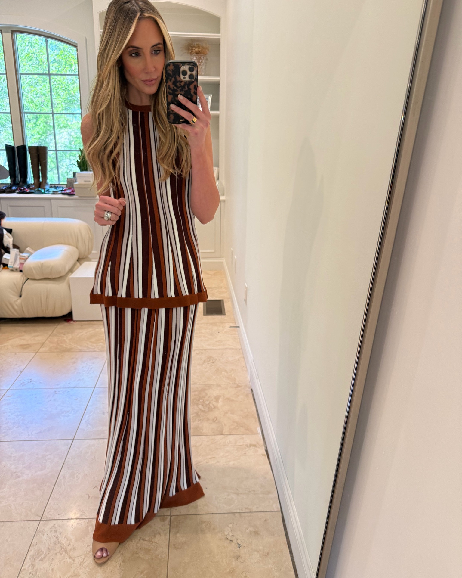 The most gorgeous summer set… 


women’s set, striped set, women’s style, women’s fashion, summer fashion, summer outfits, graduation guest outfits
