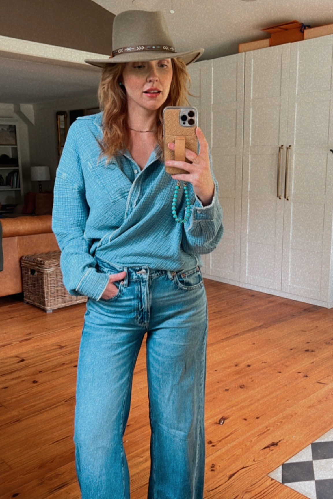 Comfy mom style 🖤
American eagle denim 


#LTKOver40 #LTKSeasonal #LTKFindsUnder50