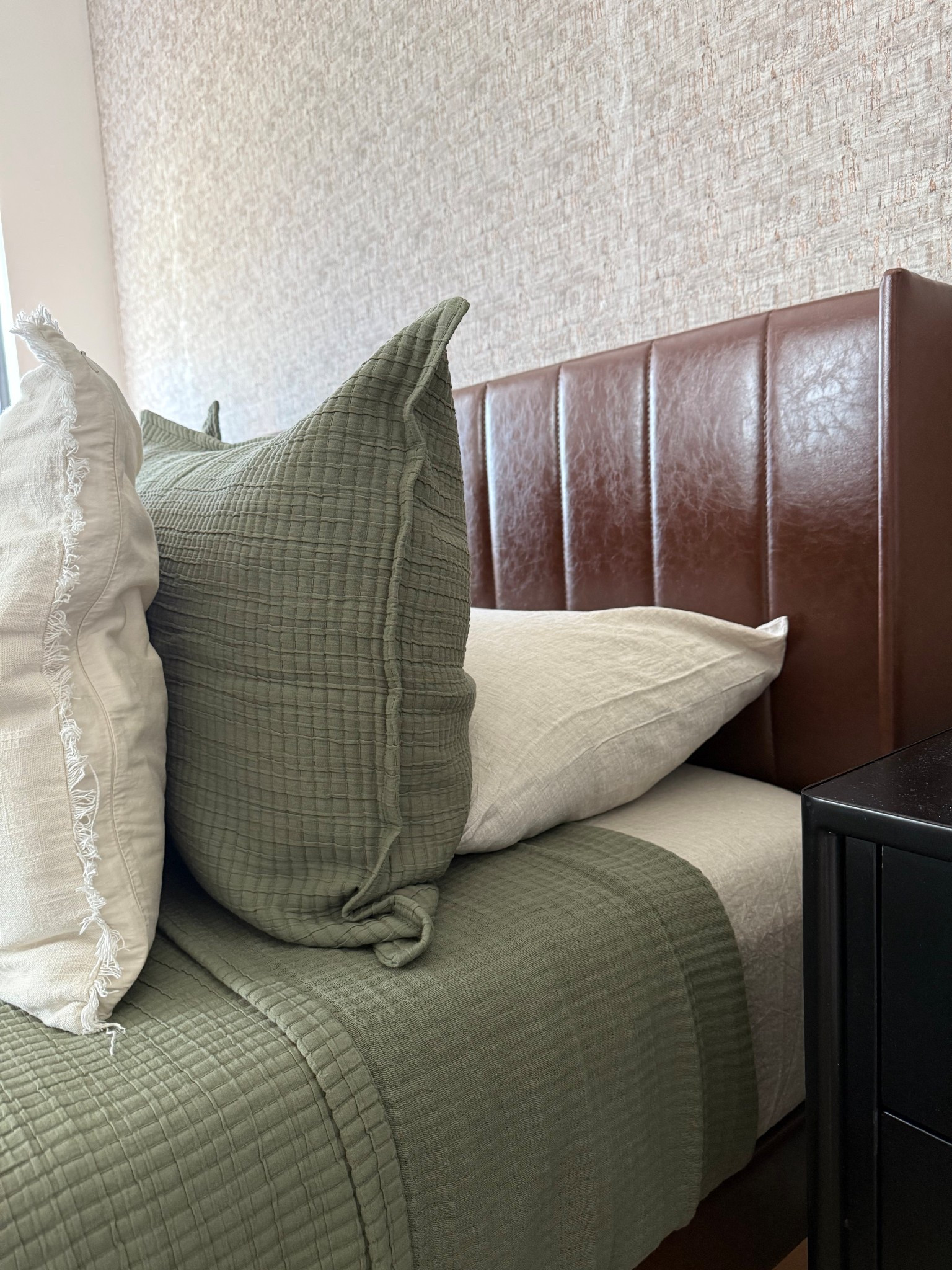 If you are looking for breathable, all season bedding you need to check out @onequince! The European Linen sheets paired with their Organic Cotton Quilt is *chefs kiss*

#QuincePartner 


#LTKHome