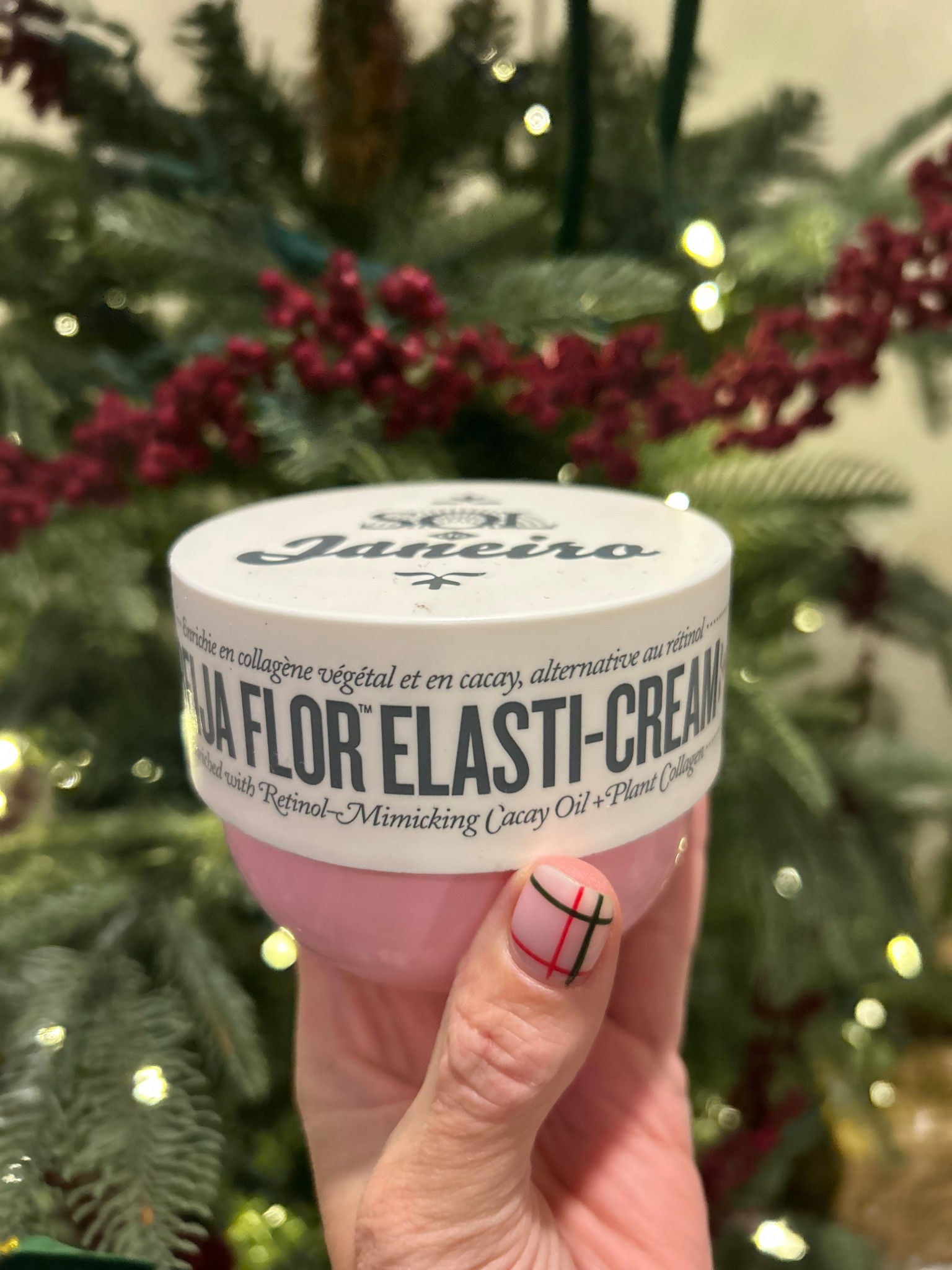 Cold-weather skin saver 🤍 This is the only body cream that keeps my skin smooth, firm, and glowing all winter long — and it smells SO good. One of my favorite little luxuries to gift (or keep) this season!
👉 Tap to shop this cozy winter favorite!

#LTKGiftGuide #LTKBeauty #LTKOver40