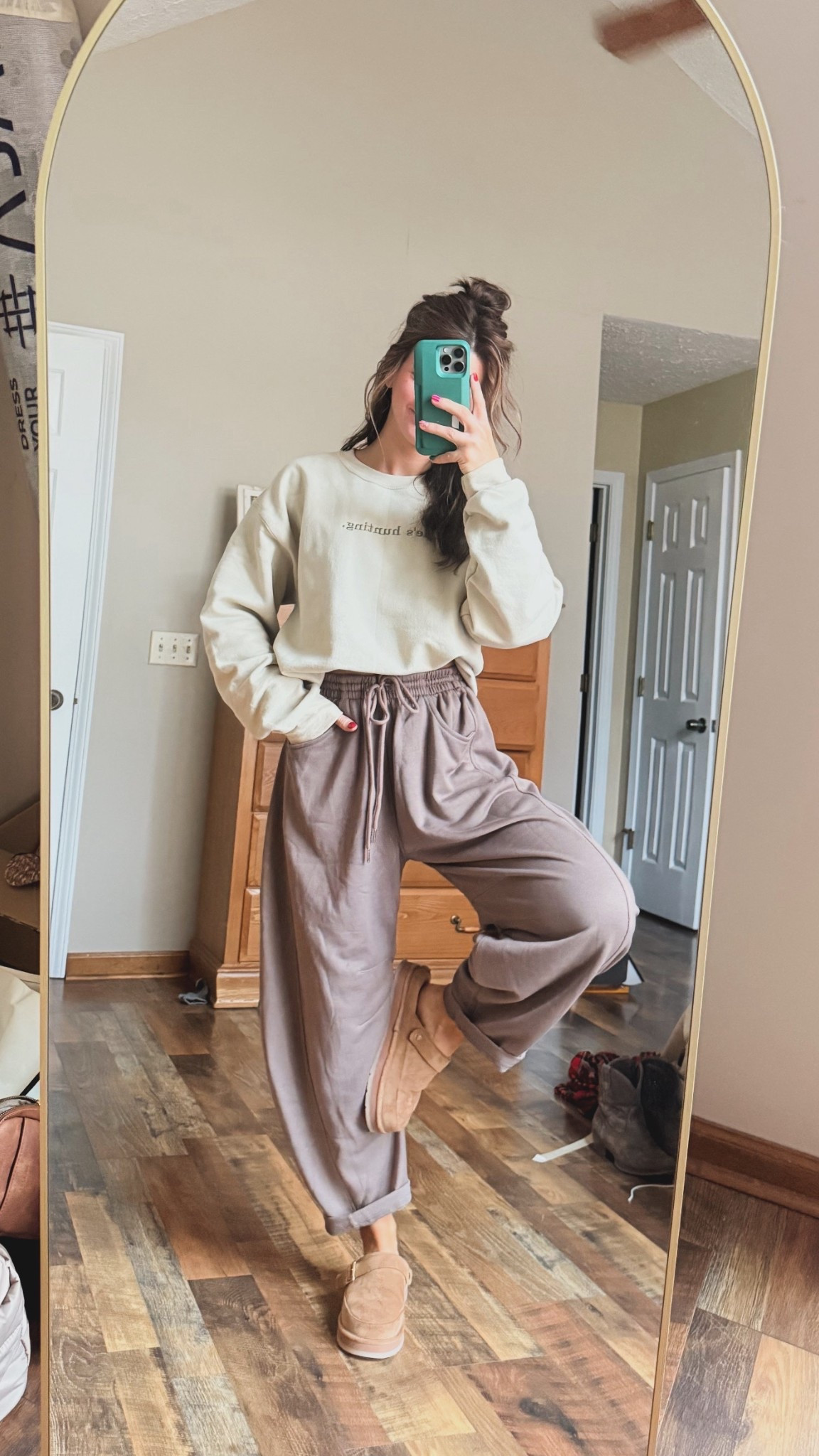 today’s comfy outfit 

my fav barrel sweatpants !!!

#LTKFindsUnder50 #LTKU #LTKGiftGuide