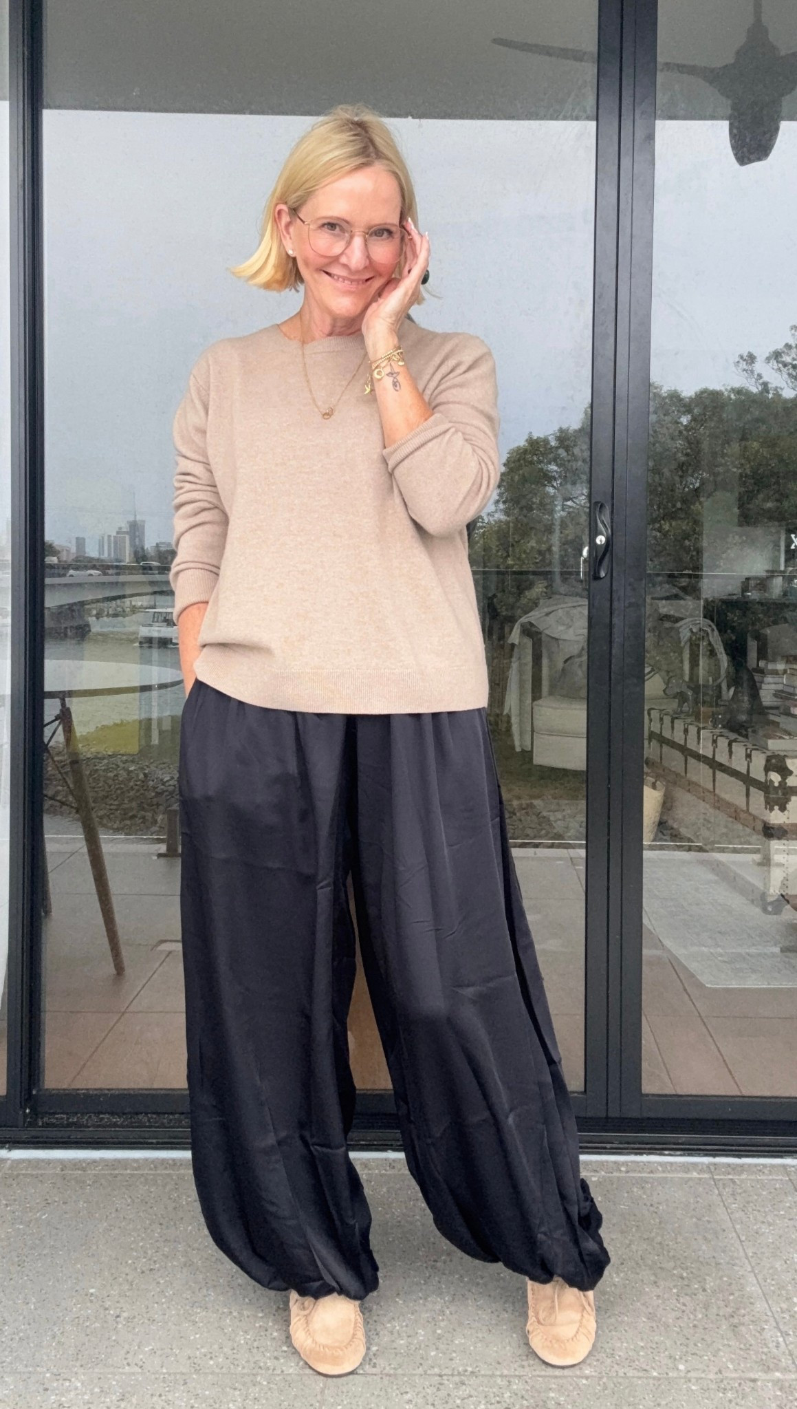 Balloon pants, give them a try and you’ll be hooked.

I’m wearing a EU 38 in pants.  They arrived by courier in 3 days, no hassles at all.  I also bought boat shoes at the same time and paid no delivery costs.

Shoes true to size.

#LTKaustralia #LTKstyletip #LTKover50style