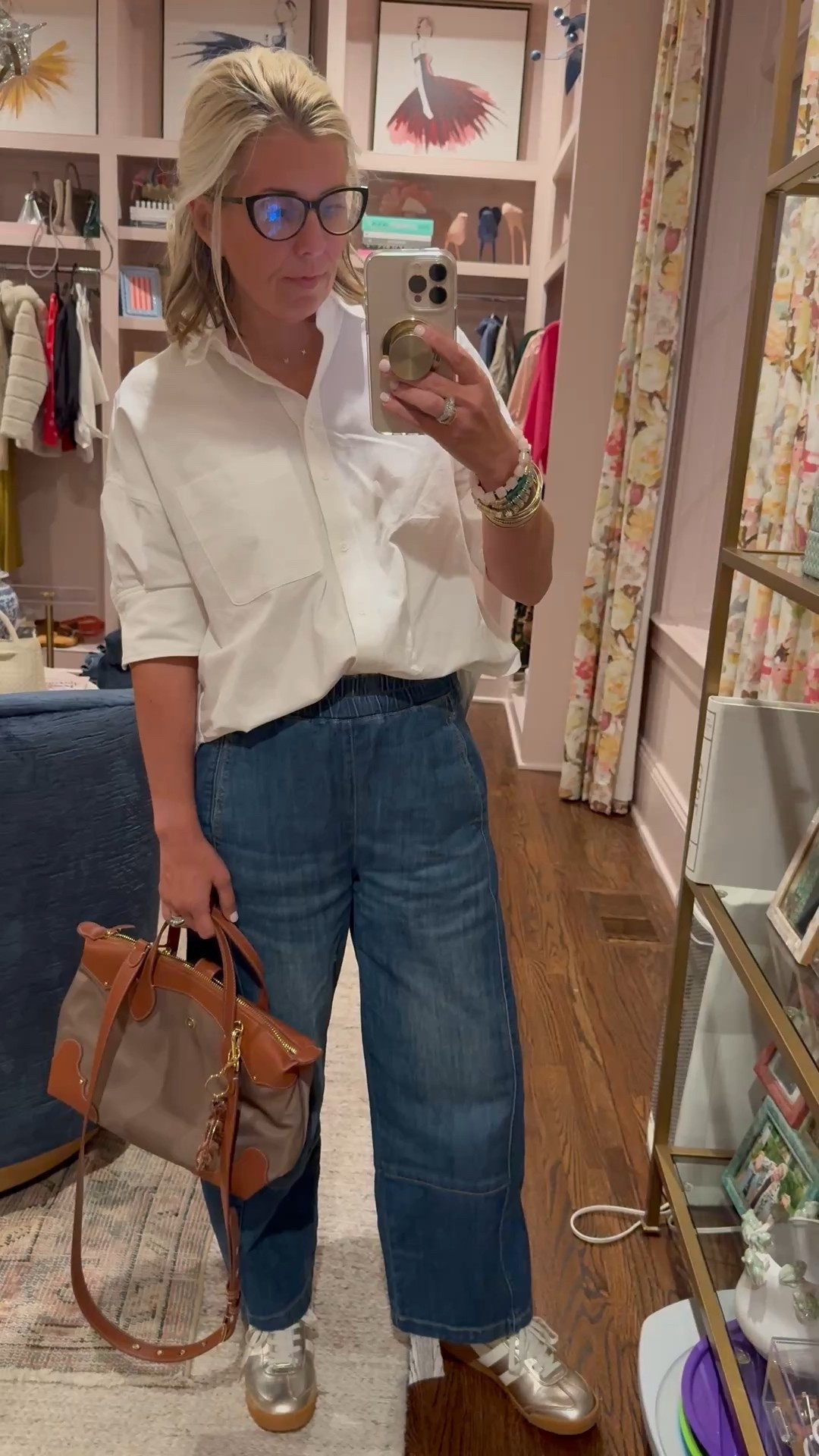 My look from last night. I just ordered this blouse in the blue too…..it’s that good! 

My purse is ON SALE! 

Izzie pull on Jeans - XS
Blouse - xs
Shoes - 8

#LTKmomlife #LTKootd #LTKOver40