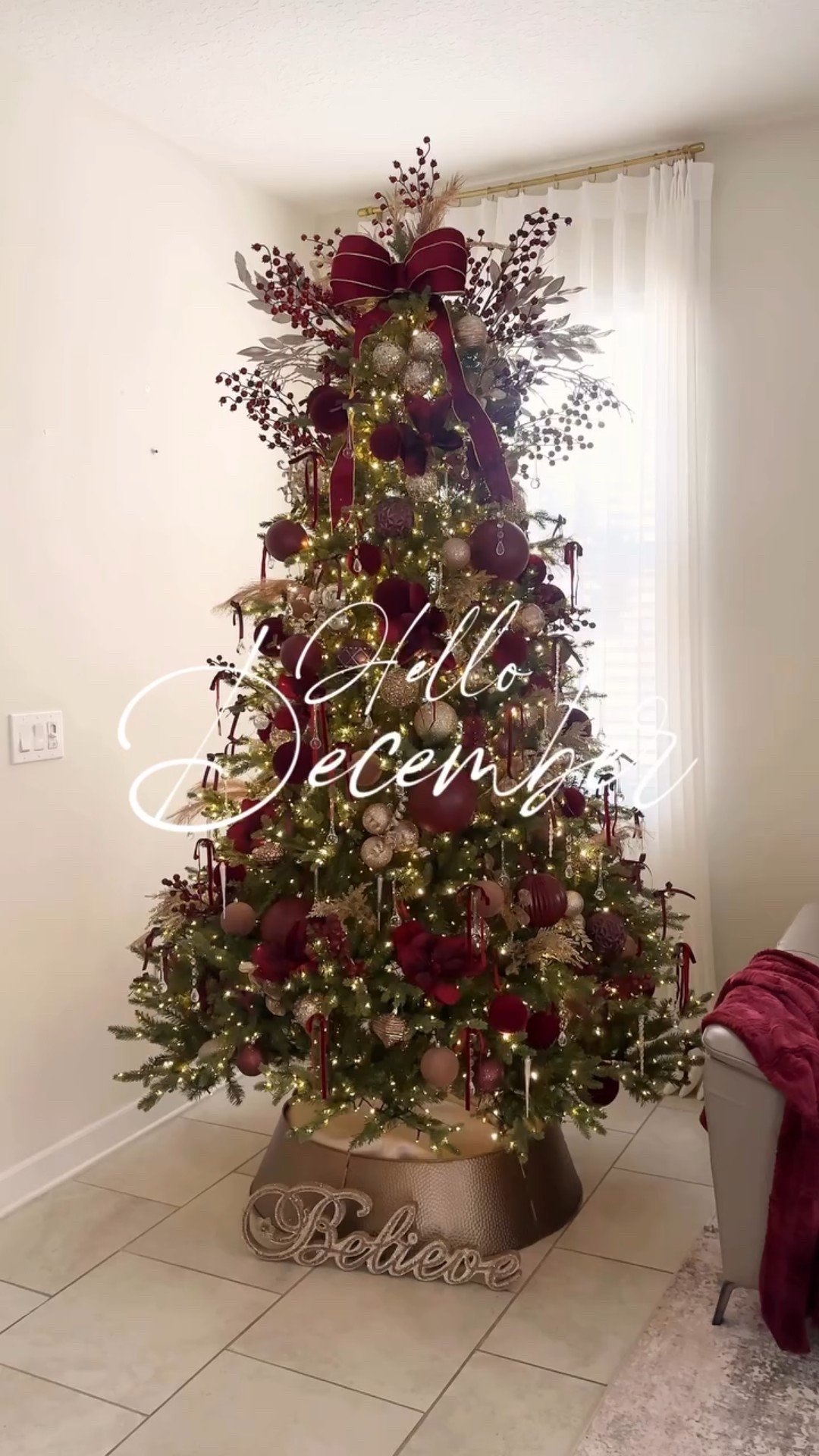 December is finally here🎄… and my 8FT Alpine Fir from @kingofchristmas feels like a winter dream in my home 🤍✨

Handcrafted branches with the perfect blend of realistic + classic needles — every angle looks like a designer tree.
I’m OBSESSED. 🎄✨

✨ CYBER MONDAY DEAL:
15% OFF with code CYBER15

🛍️Comment SHOP and I’ll DM you everything!
✨Follow for more Christmas home ideas 🤍 @camilaestrella.lifestyle

luxury christmas tree
8ft alpine fir king of christmas
realistic christmas tree 2025
glam holiday home
christmas decor ideas
neutral glam christmas
winter home aesthetic
designer christmas tree styling
viral christmas decor
holiday home inspiration
king of christmas collaboration

#kingofchristmas #christmastree #christmasdecor #holidayhome #christmas2025 

#LTKHome #LTKGiftGuide #LTKHoliday