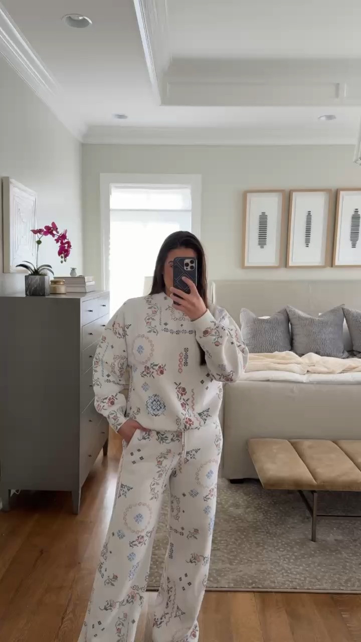 We love a good matching set! @abercrombie

tts: M

Abercrombie, a&f, Abercrombie order, Abercrombie loungewear, Abercrombie sizing, size guide, a&f sizing, fashion haul, grace white 

 

#LTKgrwm #LTKootd #LTKTall