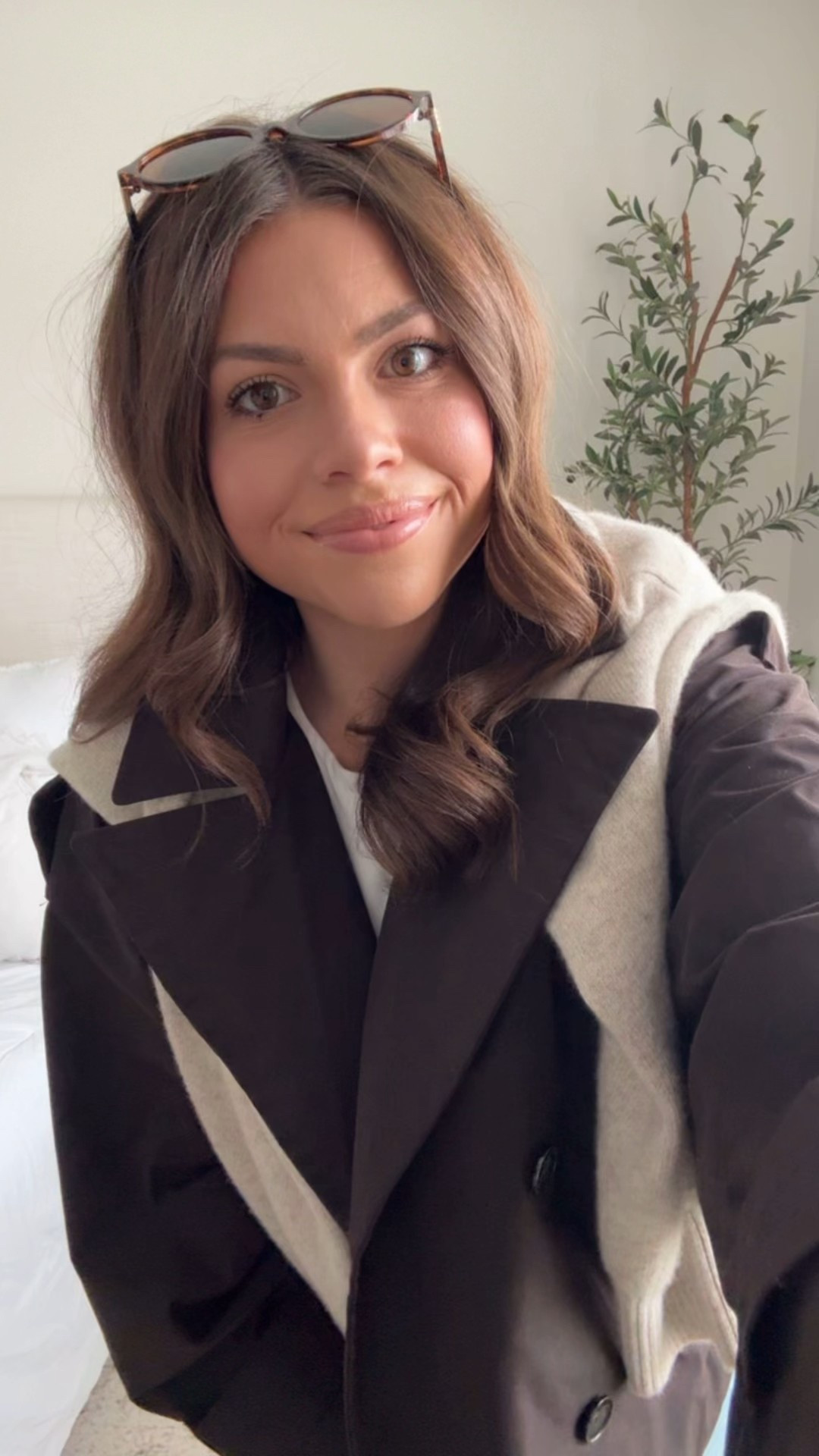 Sizing:
Zara Trench size Medium (product code: 3046/259/700)
White T-Shirt - size Medium (tts & so soft/stretchy!!)
Jeans - size 28 long (tts & I am 5’10)
Flats - tts

Fall outfit inspo, chocolate brown trench coat, thanksgiving outfit inspo, everyday outfit

#LTKSeasonal