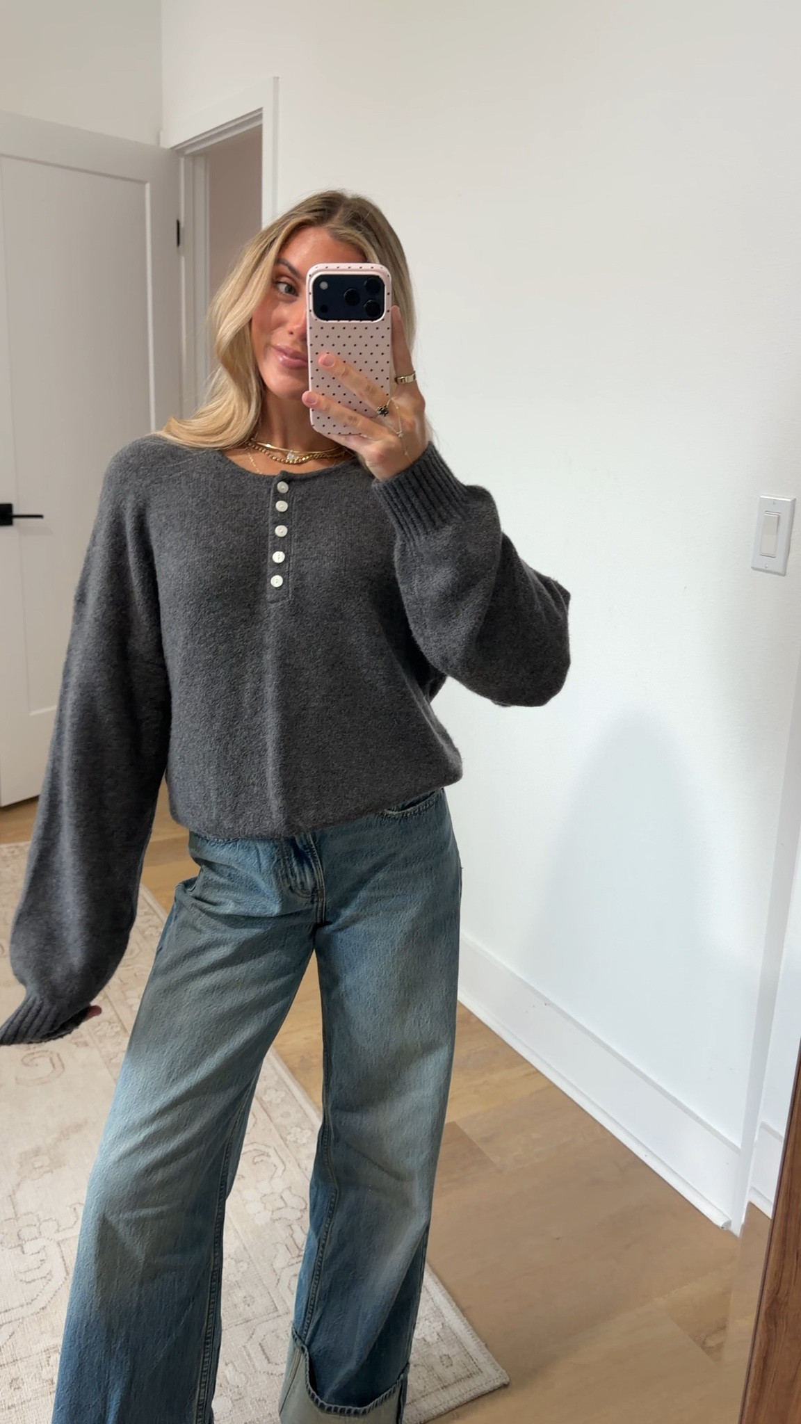@abercrombie size xs Merino Wool-Blend Henley Sweater

Easy-fitting henley sweater in our soft merino-wool blend fabric. Features a button-up neckline and rib stitching details at the banded hem and cuffs.