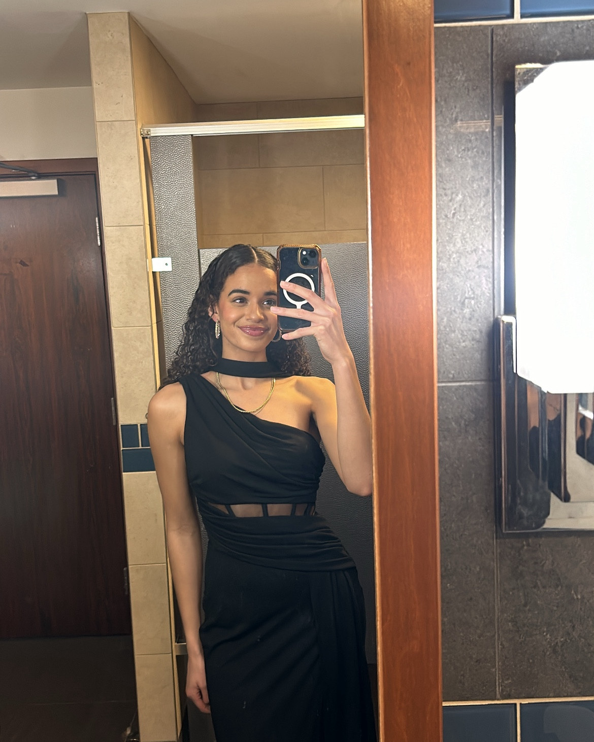 Beauty hack for the best summer glow!!!!  I love to mix them with their moisturizer too! You’re welcome 🤍


#LTKBeauty #LTKParties #LTKSeasonal