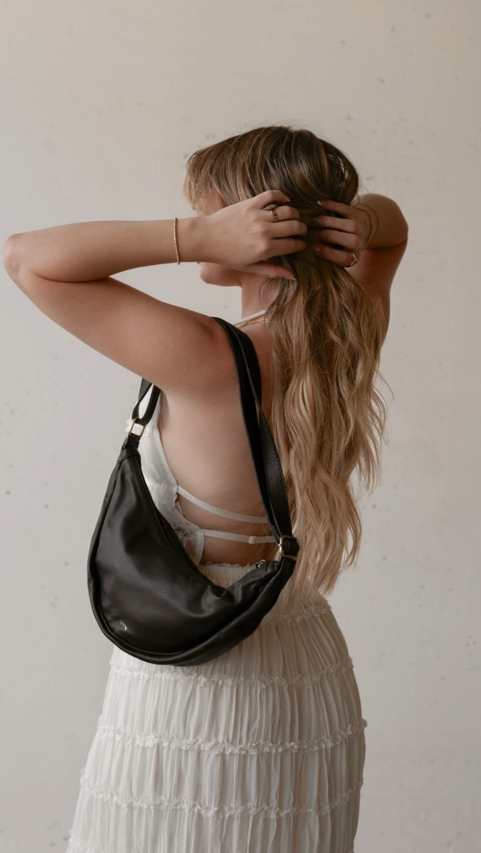 #DITL | A little Monday morning reset 🖤
 Coffee first (obviously), breakfast sandwich on repeat, and a quick tidy so I can pretend I have my life together. Caught up on my fave show with Sammie before heading upstairs to get ready for the day.

Grabbed my go-to black bag from @joffa_official—the shape is everything and it fits all the essentials without being bulky. So good.

shop this look on my @shop.ltk page (🔗 in bio) or comment “BAG” for a link sent straight to your DM.

#joffabag #morningroutine #whatsinmybag #grwm #vlog #dayinthelife #ad #liketkit #JoffaSlowFashion #PurchaseWithPurpose 