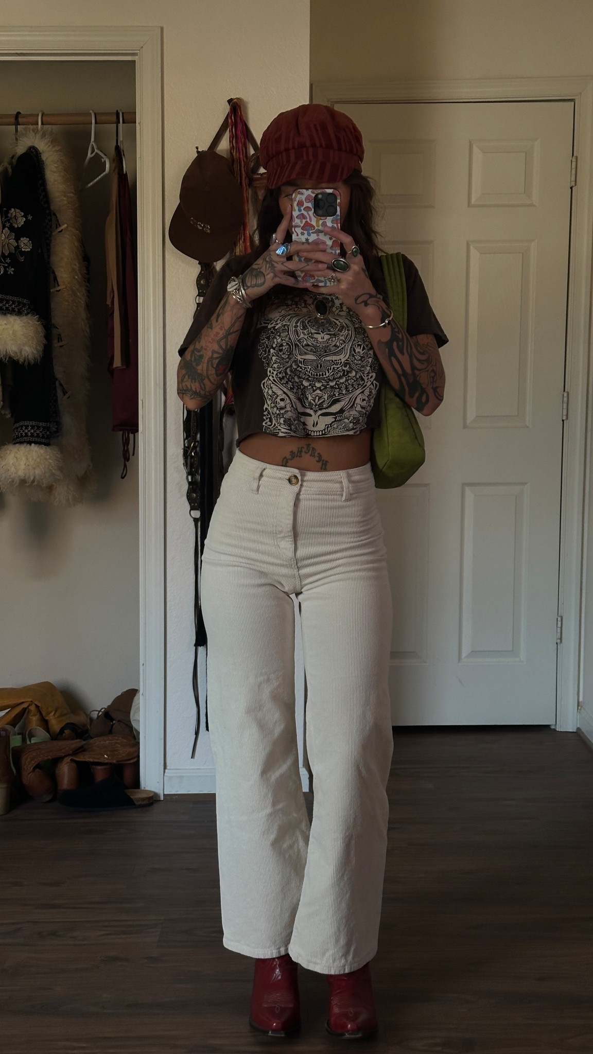•This top is old and I got it from a local shop near me so I can’t link
•Pants are the Billabong Free Fall High Waist Cord - color white cap - size 24 ~ I linked them just different colors! 

#style #styleinspo #outfitinspo 

#LTKootd