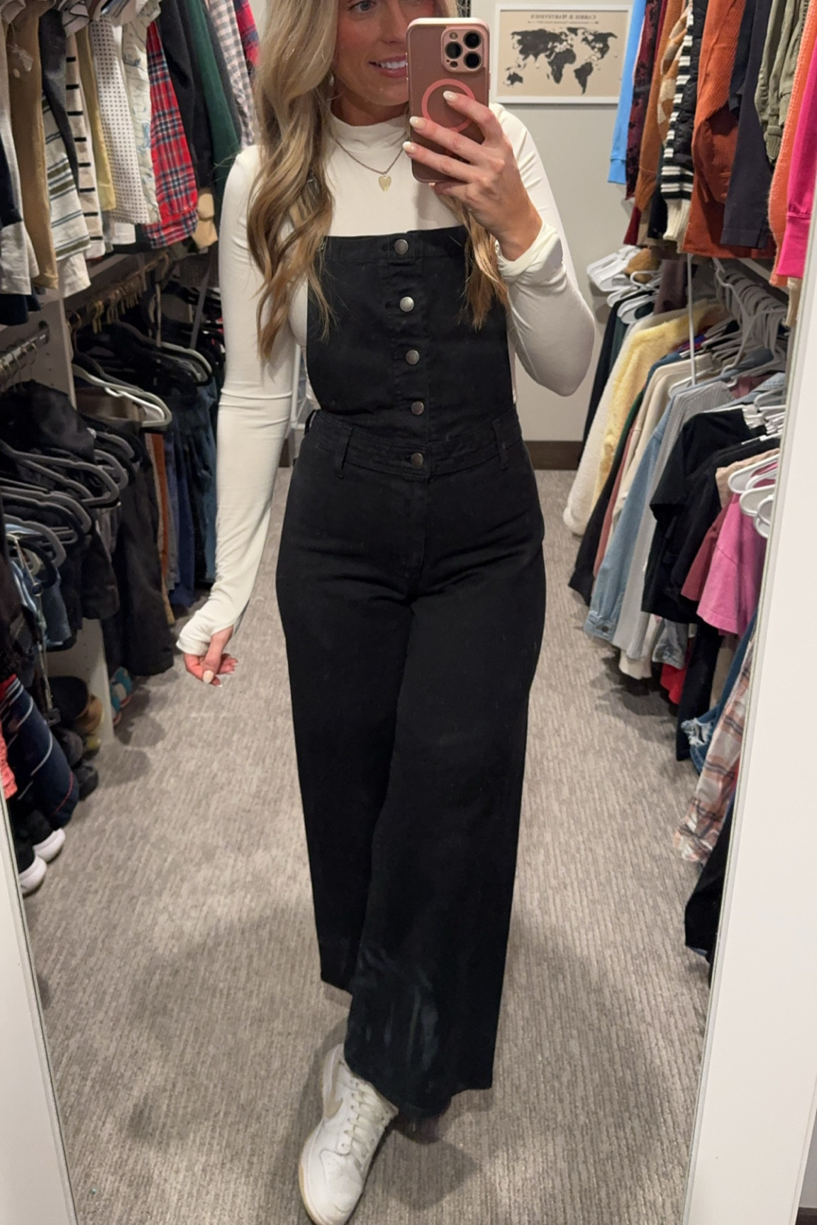 Obsessed with these overhauls!! I’m 5’6 — 139 lbs seating a size 6

#casual
#cute
#trendy
#style 