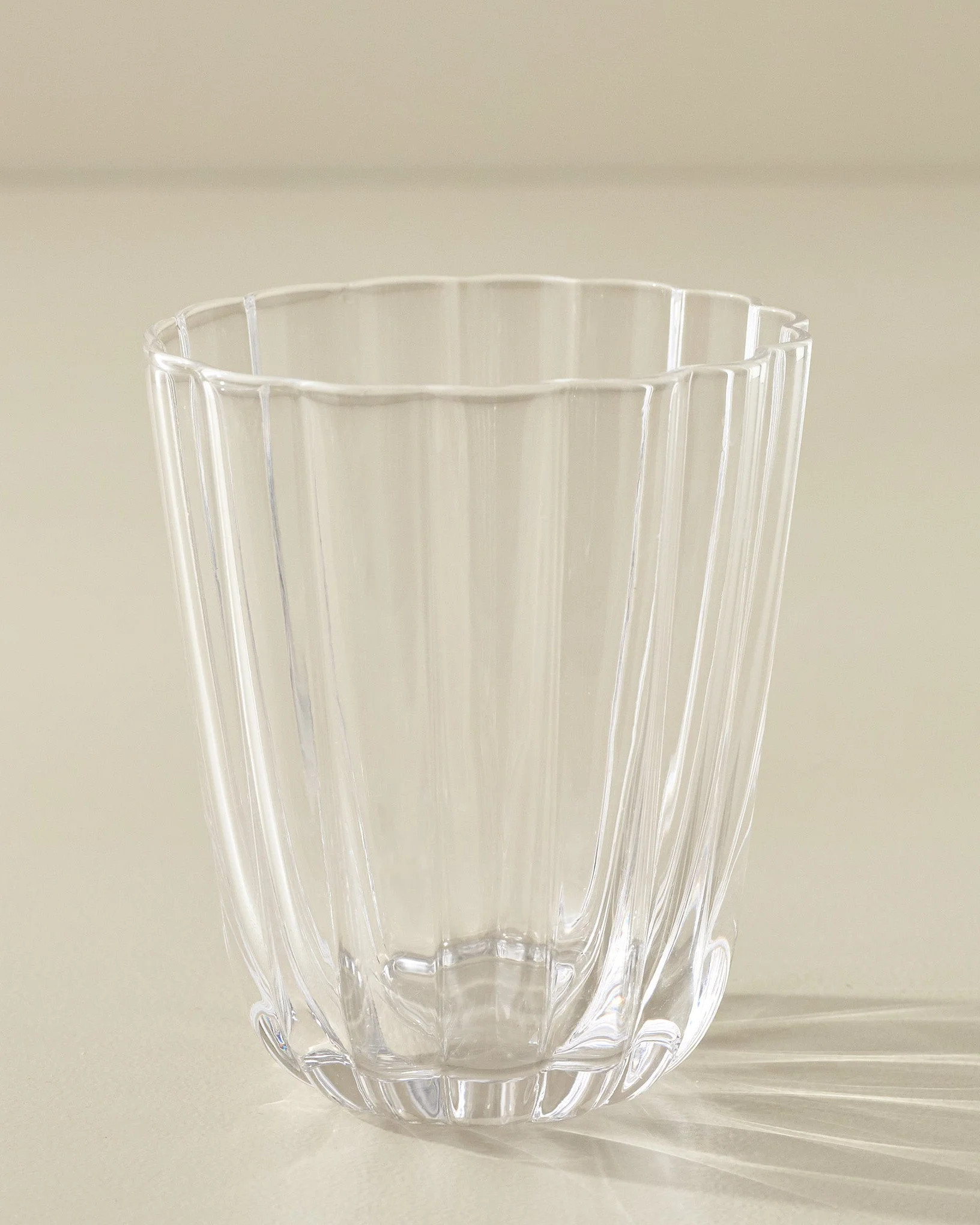 Scalloped Rim Glass Tumbler | Magnolia