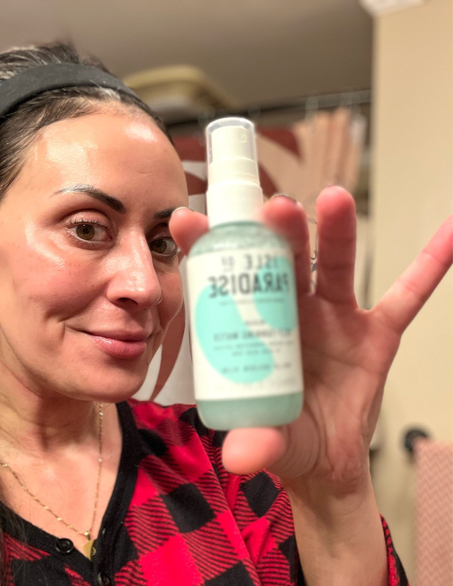 I honestly don’t self tan much. I don’t indoor tan either, and I live in cold NY. I kinda just deal with my winter color but when I do use self tanner this is one of one of only ones I will use. Works so well. No streaks or orang and it’s clean 

#LTKSeasonal #LTKbeauty #LTKGiftGuide