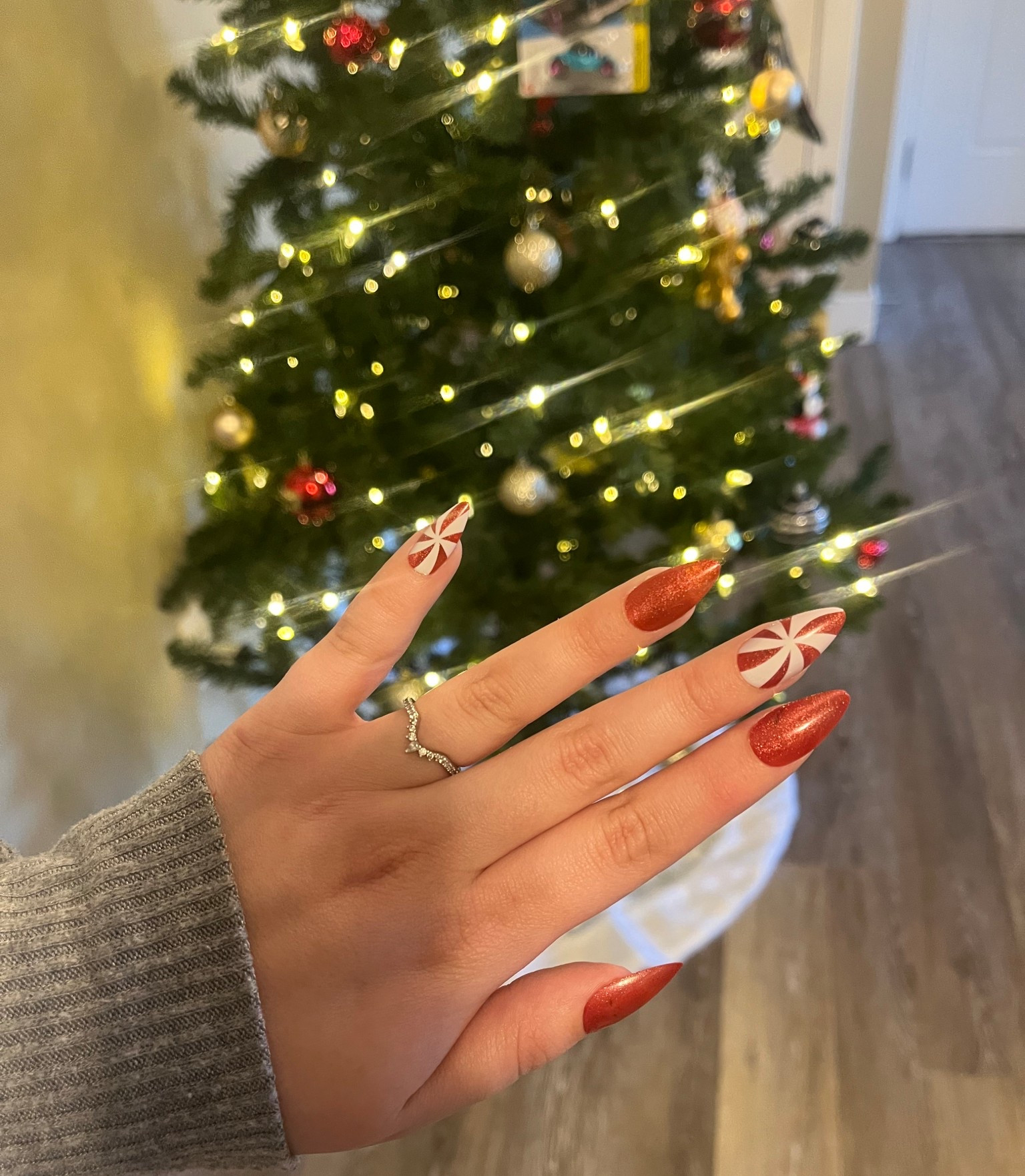 Christmas press on nails 

#LTKGiftGuide #LTKBeauty #LTKHoliday