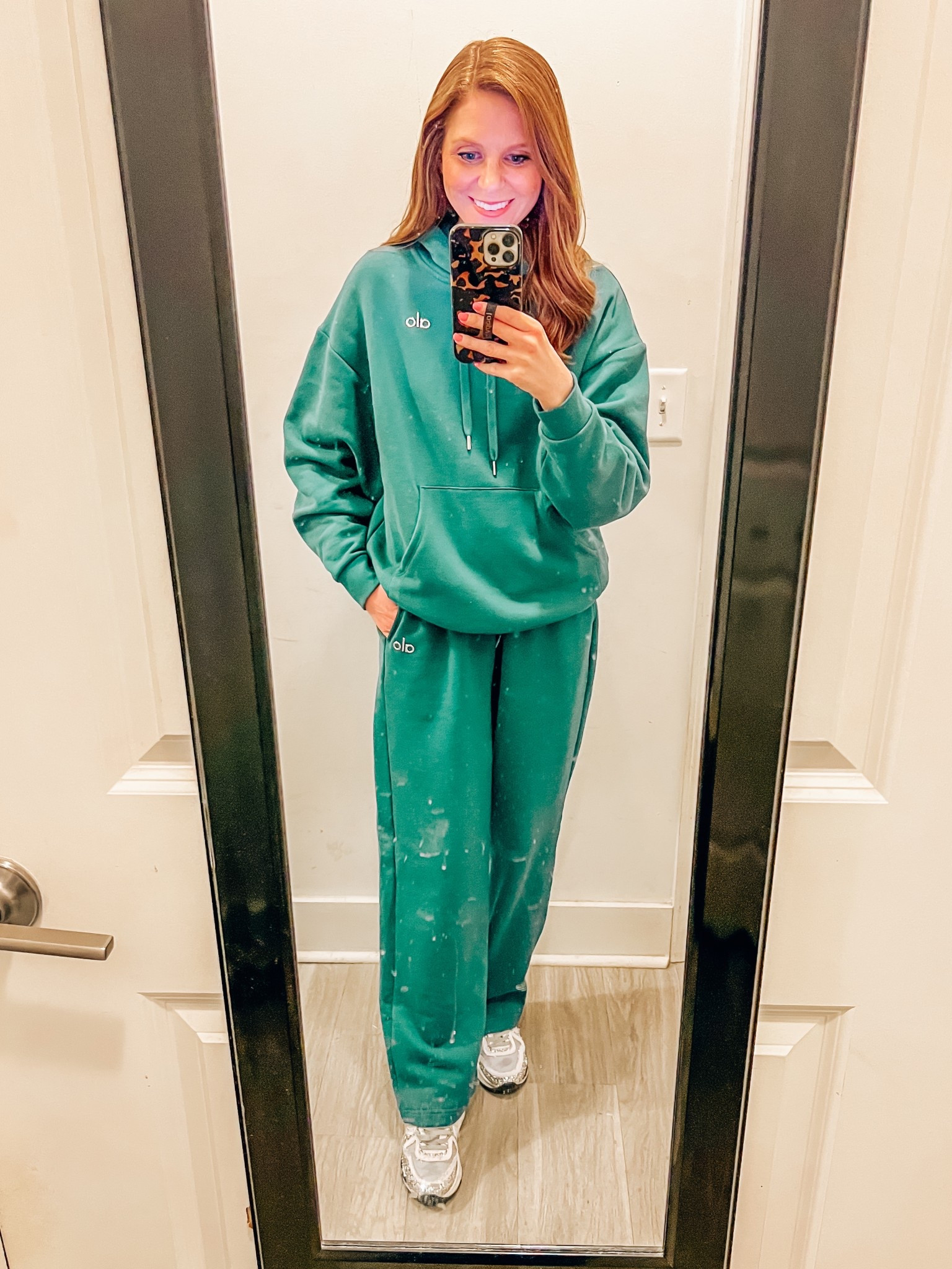 Alo hoodie size small and Alo straight leg sweats size XXS

#LTKTravel #LTKStyleTip #LTKActive