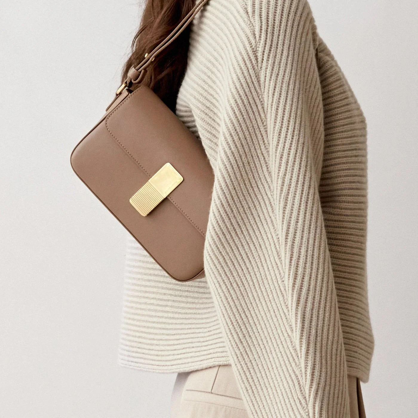 Monceau Baguette Gold Edition - Taupe Box Leather | ATELIERS AUGUSTE