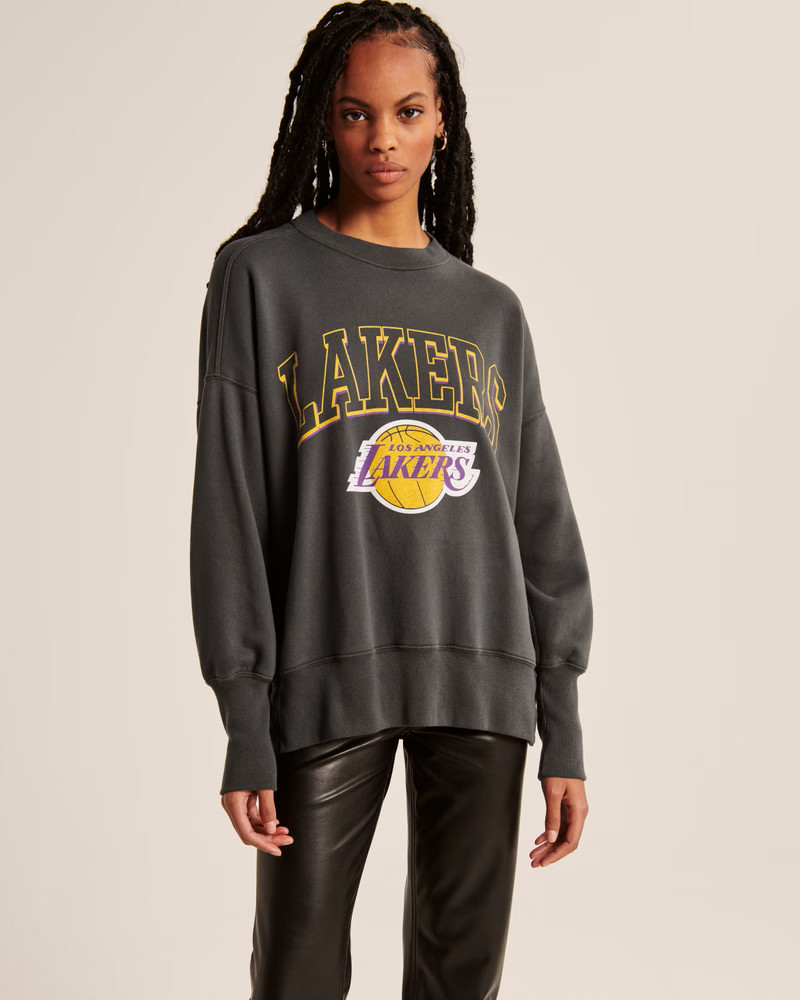 Los Angeles Lakers Split-Hem Tunic Graphic Crew Sweatshirt | Abercrombie & Fitch (US)