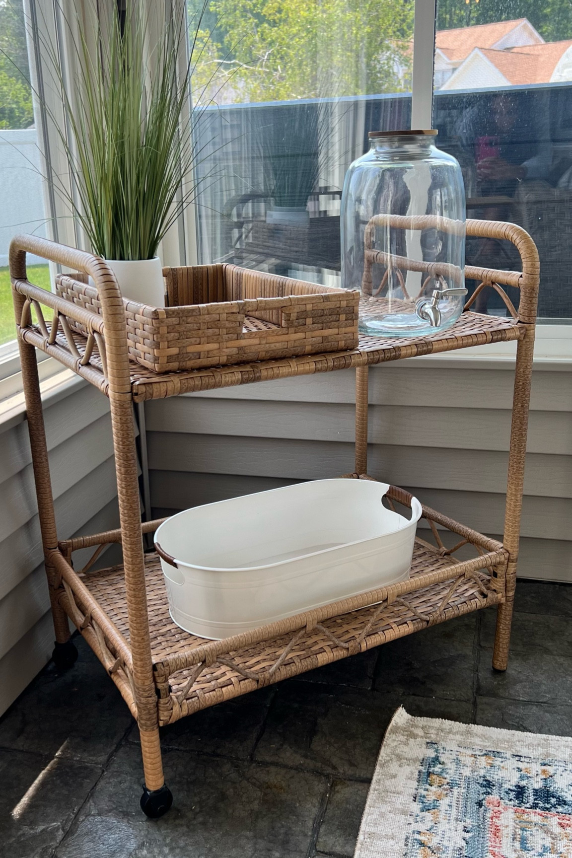 New Edition to my patio refresh. This beverage cart is AMAZING and perfect for entertaining.  It comes with a serving platter as well 
@walmart #walmartpartner 

Bar cart, beverage cart, patio cart, patio refresh, Walmart patio  
