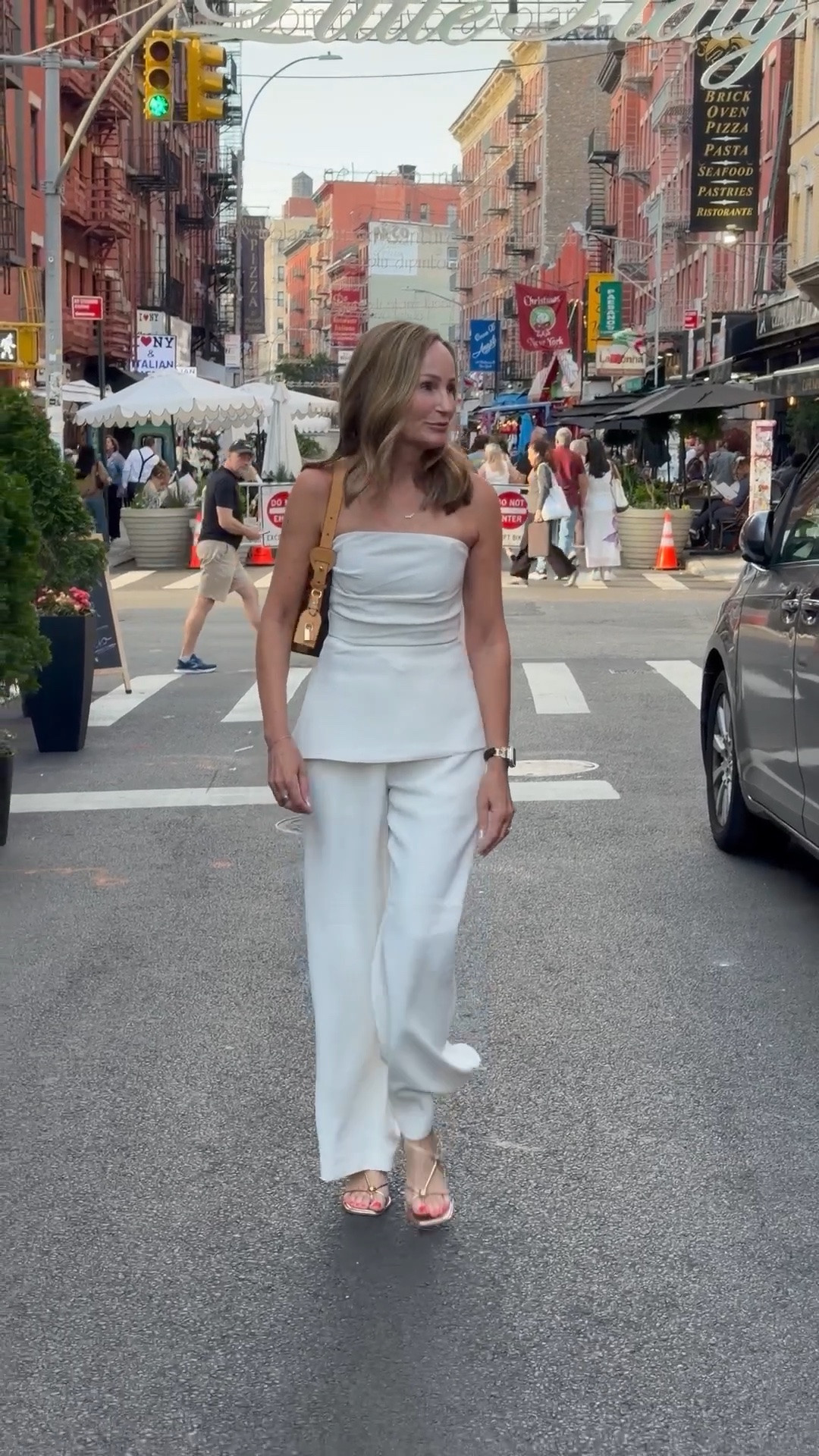 NYC dinner out in this cute outfit from Aritzia and their lodge pants