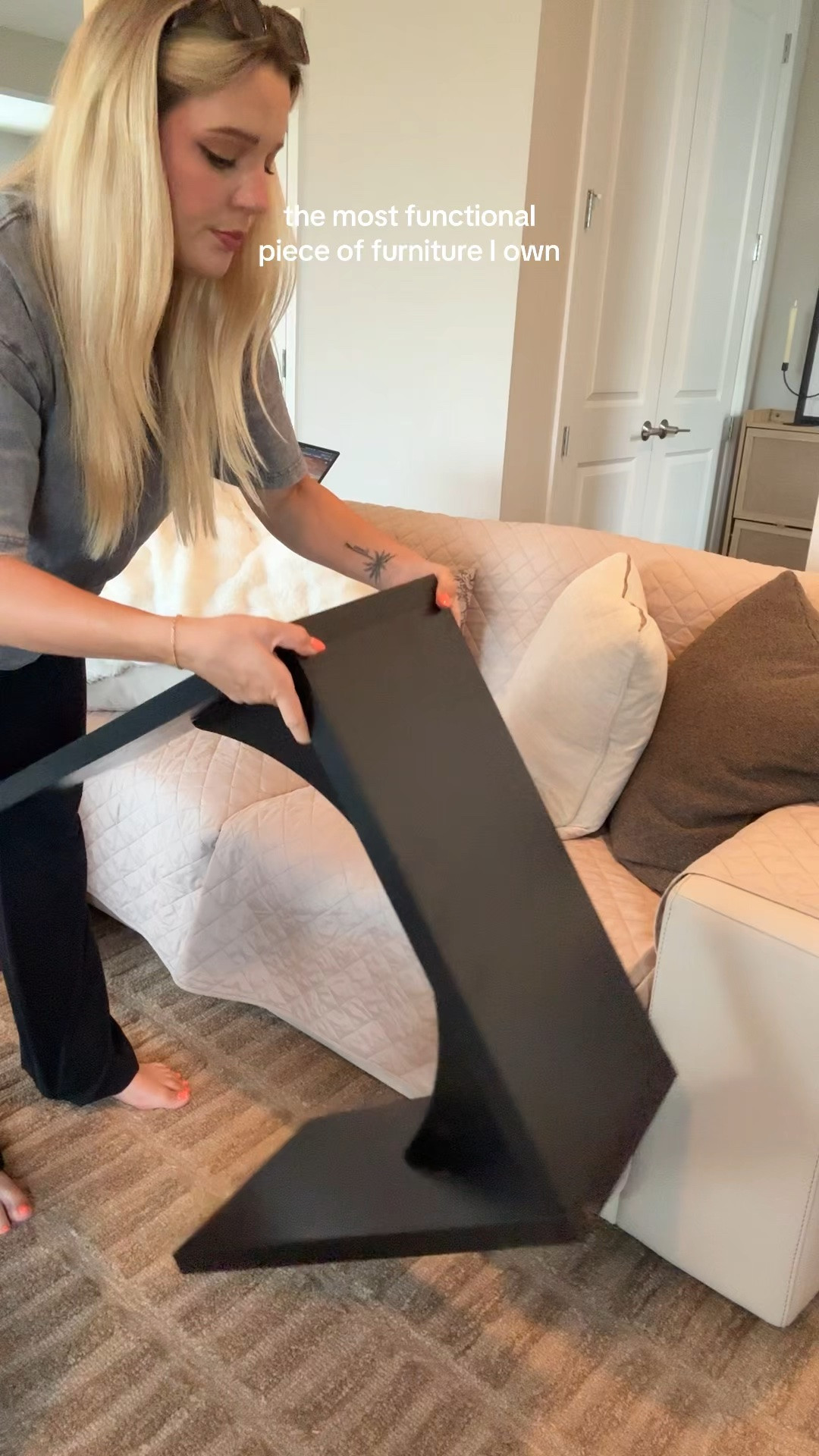 this c-shaped side table has so many uses!! 

#sidetable #cshapedtable #livingroomdecor #livingroominspo #sidetable

#LTKHome