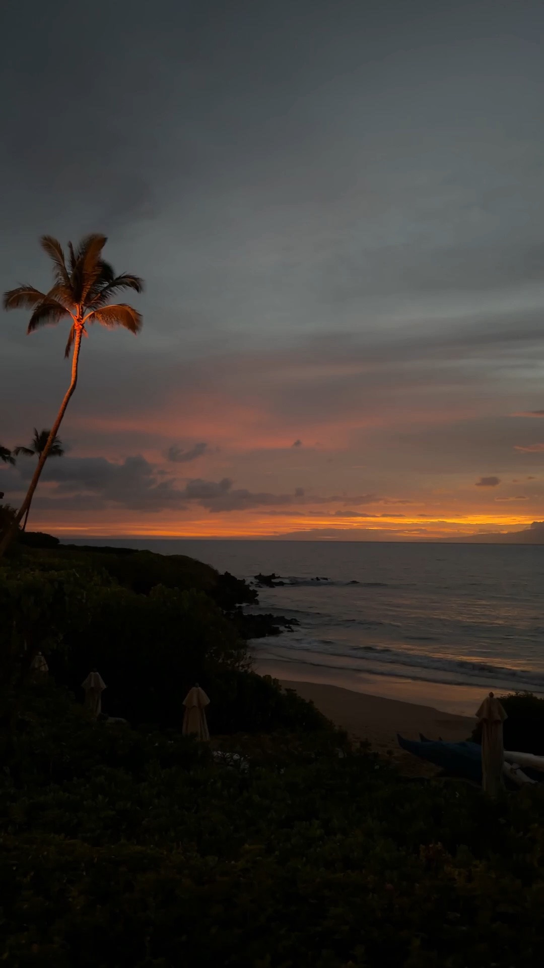 Sunsets don’t get better than this 🌅 
September in Maui at Four Seasons 🌴🌅🌊

#LTKTravel #LTKSwim #LTKKids