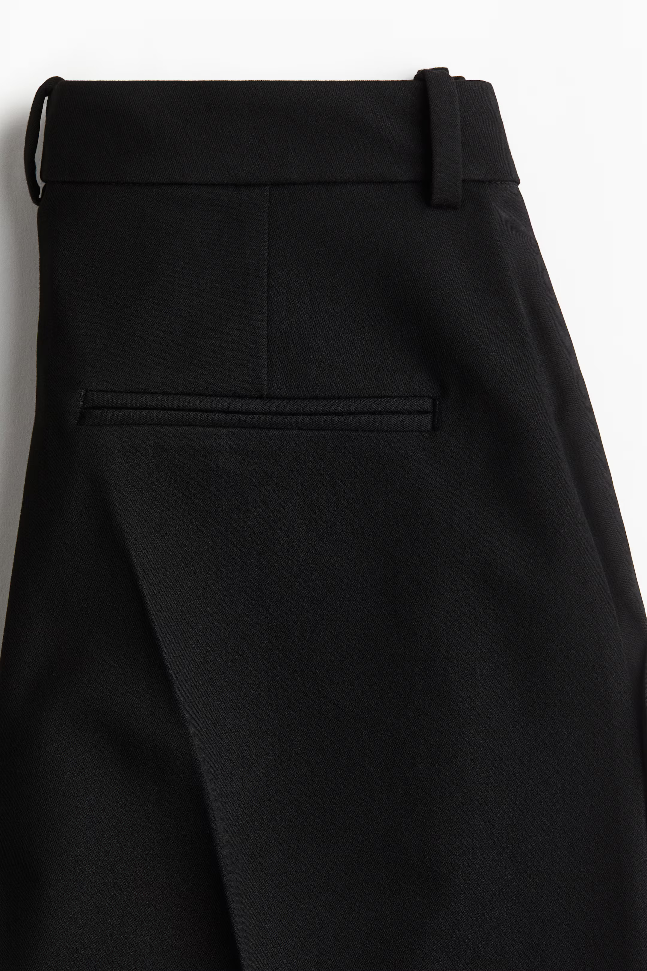 Tuxedo trousers | H&M (UK, MY, IN, SG, PH, TW, HK)