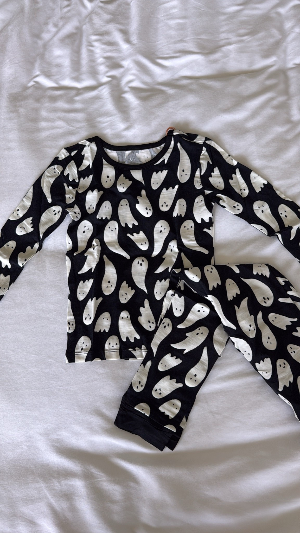 The best bamboo kid pajamas in baby, toddler, & big kid!!! How cute is this ghost print and under $20!? @Quince @onequince