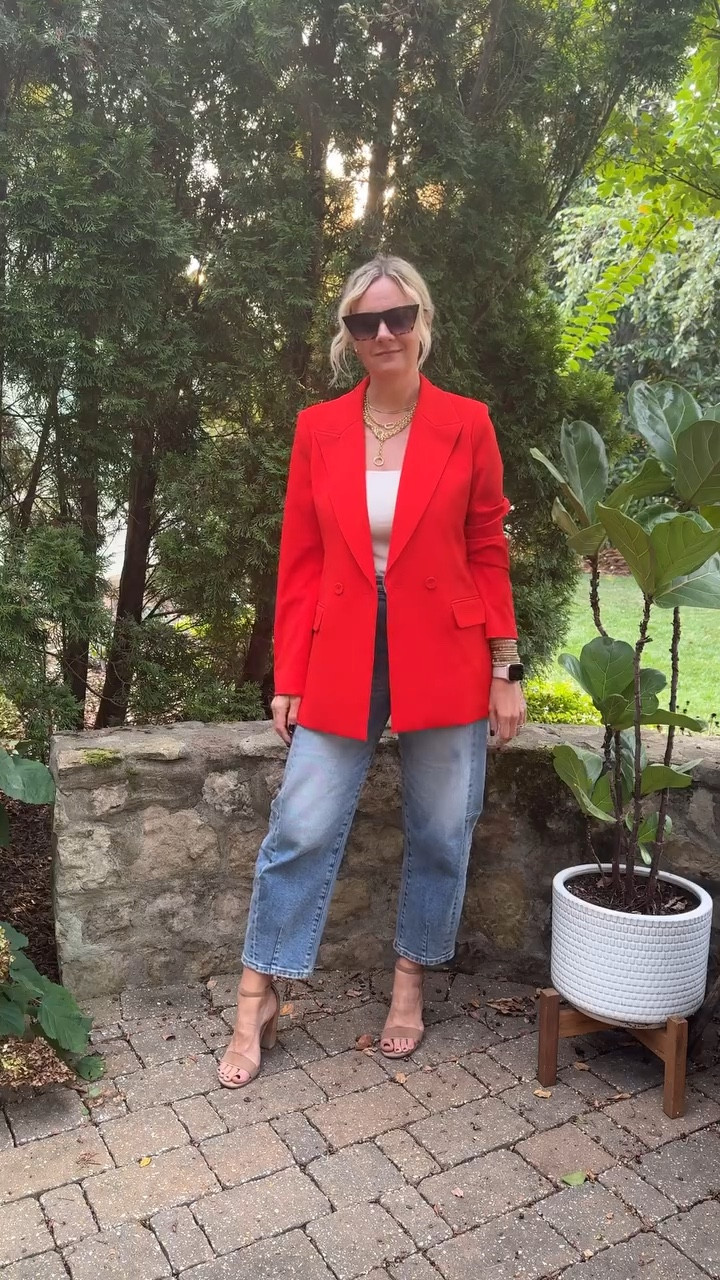 Holiday Outfits

How to style a red blazer ❤️

#LTKStyleTip #LTKHoliday #LTKWatchNow