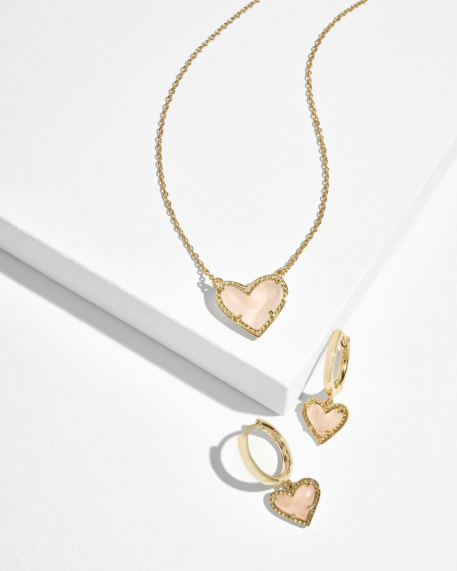 Ari Heart Pendant and Huggie Earrings Set in Gold | Kendra Scott