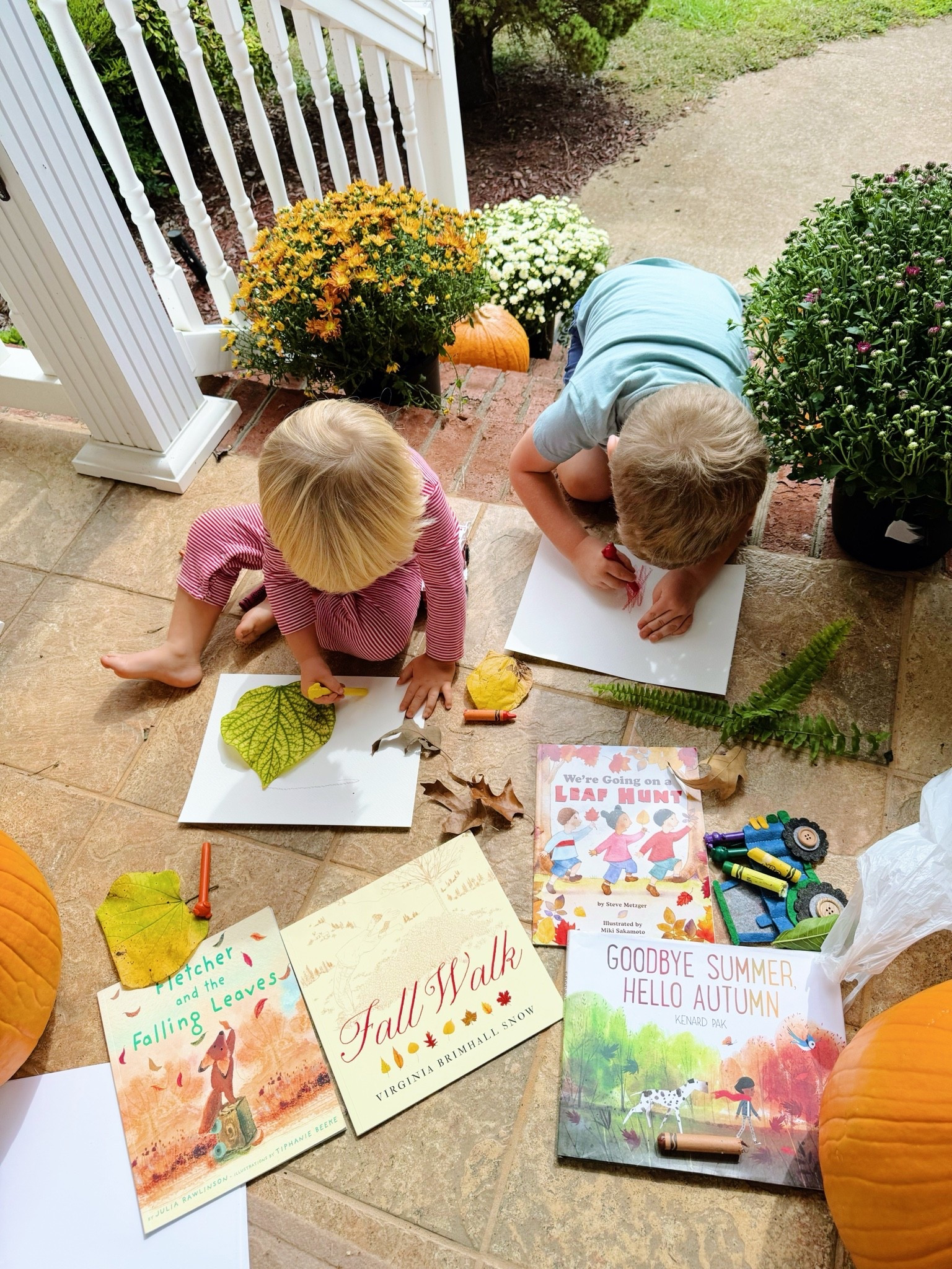october days 🖍️🎃🍂📚🖼️🧡🐓🌾📖🦋🪻🐴🌸 #sahm #lifeonthefarm #thebestdays 

It just doesn’t get better than this 🐴🌅🐎 for a morning view while walkin’ on the treadmill… love this place so much!! 💗 These lil’ cuties had the best time at our weekly CBS Bible study 📖 group in their little preschool 🍎 and nursery 💒 classes!!! 👶🏼🩵👶🏼

Woke up to the most beautiful fall mornin’ out here on the farm ☕️🎃🤠🍂 before heading out the door 🚪 for our local library 📖 storytime 📚 yesterday - and loved 🥰 learning all about spiders 🕷️ and even doing the Halloween 🎃 scavenger hunt, too!! 🧡🌟 Also to all my fellow boy mamas out there… let me just say 🤭… nothin’ makes two little boys happier than cute 🥰 little fire trucks 🚒 they got to pick out at the dollar store 🏬 on our way home from the library 📚 - ohhh the little things!!! 🤗❤️

Got some new lil’ fall 🎃🍂 treats 😋 for our girlies 🐓 and they LOVE them!!! 🥰😍 Linked them over on my LTKit shop 🔗 for all you fellow chicken 🐔 mamas out there!! 🧺 It’s also great for whenever you need to get them back in their coop and what not!! 👌🏽 And yay 🎉 for a farmhouse full of freshly picked flowers 🌼 from the garden!! 🌸💐🌻🫙🪻The boys had a “boys night” last night on the farm so mama could go get her nails done!!! 💅 The best!!! 🥰😍 And I’m loving this cutie fall color I got, too - a shimmery light brown!!! ✨ 

And started the mornin’ with a lil’ workout 🏃‍♀️ and this view will never get old!! 🌾 And you know it’s a happy start to FriYAY when @wesmabry surprises you with a pumpkin 🎃 cold brew ☕️ after he went to the gym this morning and before he headed to work!! 🥰 I am so spoiled by this man!! 🫶🏽🍂 And I get to have back porch time 🐴 with my firstborn!! 📖 

We love a sweet slow country mornin’ out here on the farm!!! 👶🏼🐓🌾 Breakfast 🥣 on the playhouse picnic 🧺 table 🛝 and swingin’ with the animals!! 🐴🐔 And for our fun 🤩 friday activity today, we did some leaf 🍁 rubbing with crayons 🖍️ on the front porch 🌾 and the boys had a ball!! 🍂🍃🖼️ Highly recommend 👏🏽 trying this with your little ones 👶🏼 this fall 🧡 - they will love it!! 😍 Happy Weekend, y’all! 🌼