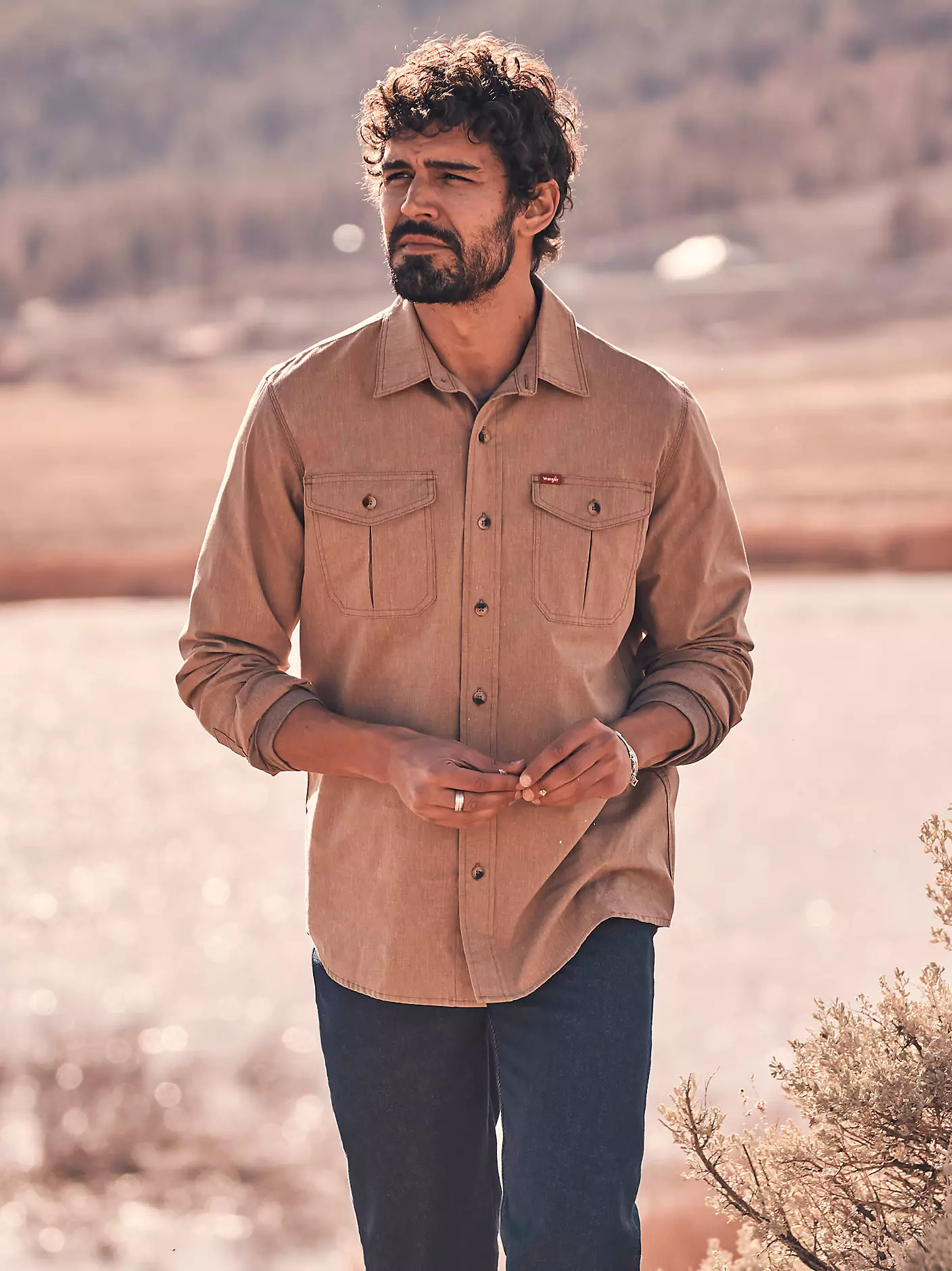 Men's Relaxed Fit Stretch Shirt | Wrangler