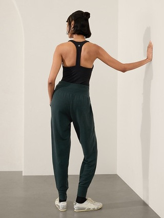 Coaster Luxe High Rise Jogger | Athleta