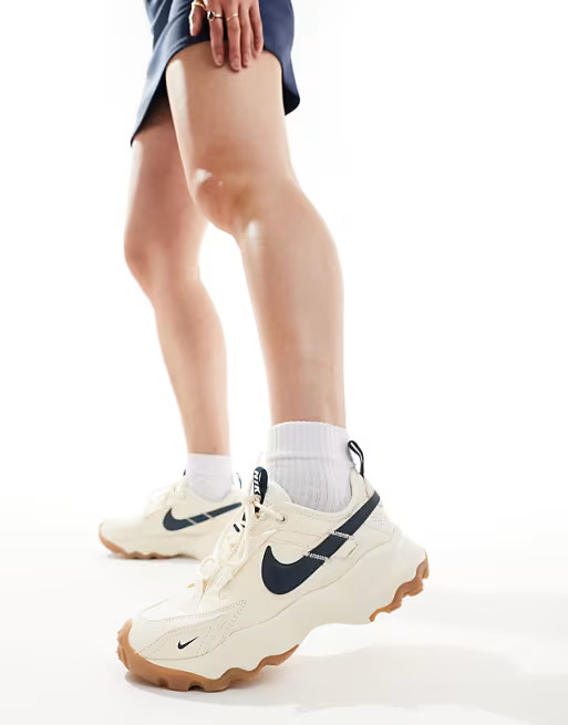 Nike TC 7900 Trainers in off white | ASOS (Global)