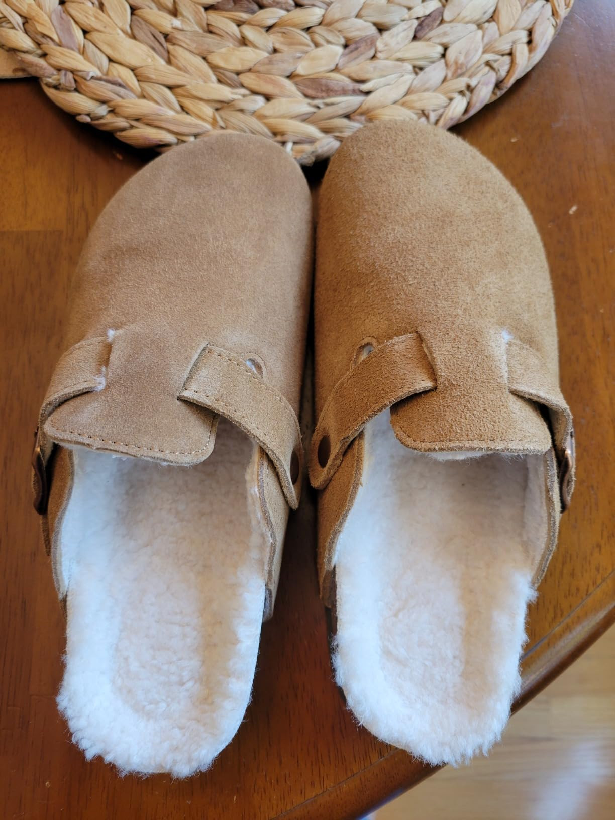 KIDMI Women's Fur Lined Suede Clogs Fuzzy Cork Footbed Mules Slip On Winter Potato Shoes | Amazon (US)