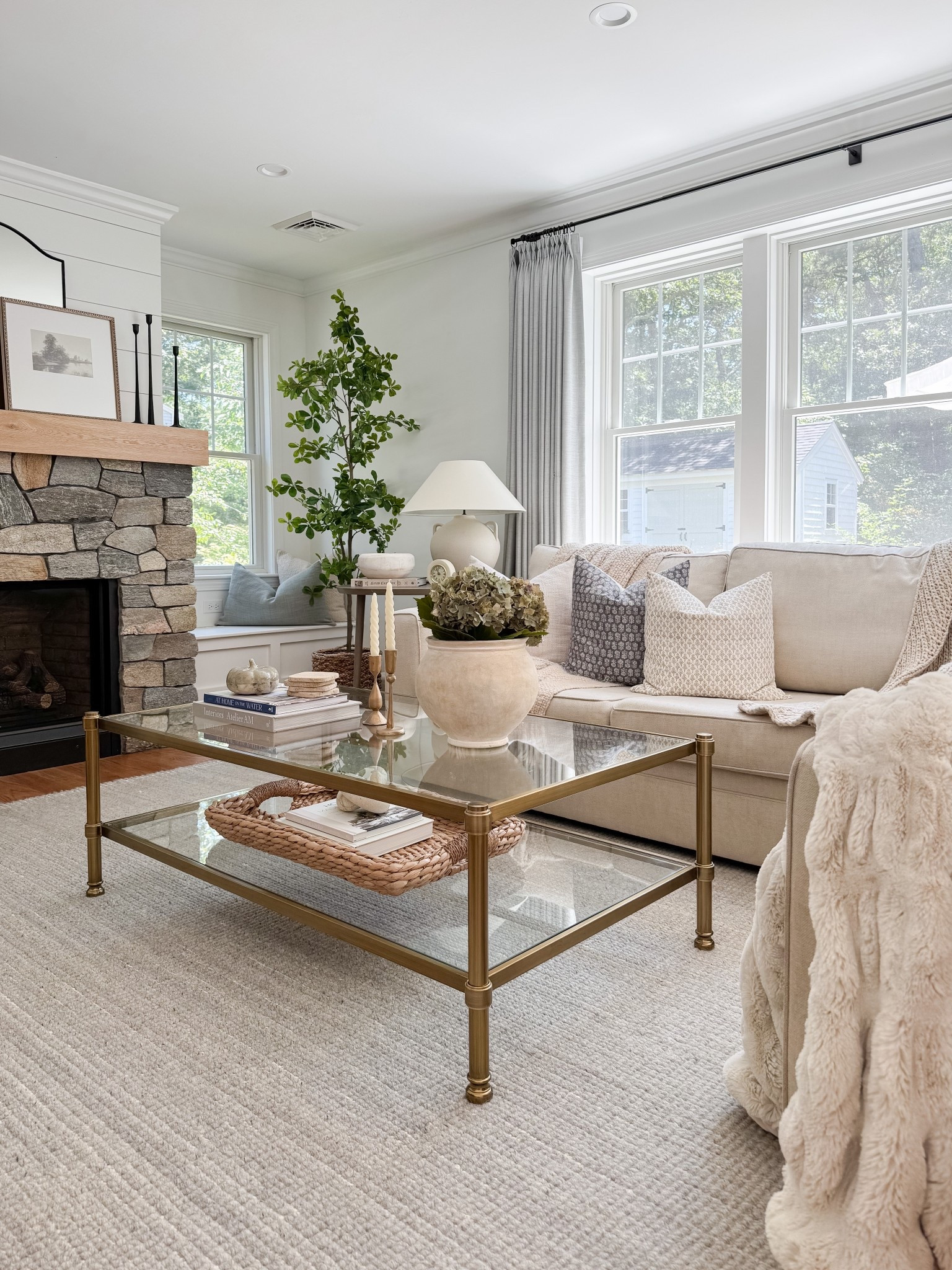 Coastal Fall Coffee Table Styling 

Coastal living room finds, stone coasters, Faux olive tree, woven tray, faux Hydrangeas, glaze pumpkin, linen pillow covers, concrete planter, marble knot, Sherri Calnan home

#LTKFindsUnder50 #LTKHome #LTKStyleTip