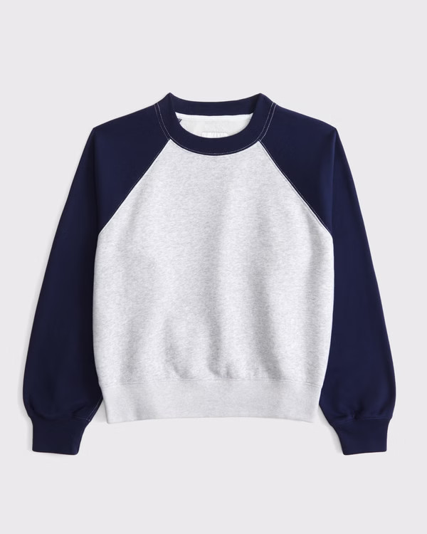Women's Essential Raglan Classic Sunday Crew | Women's New Arrivals | Abercrombie.com | Abercrombie & Fitch (UK)