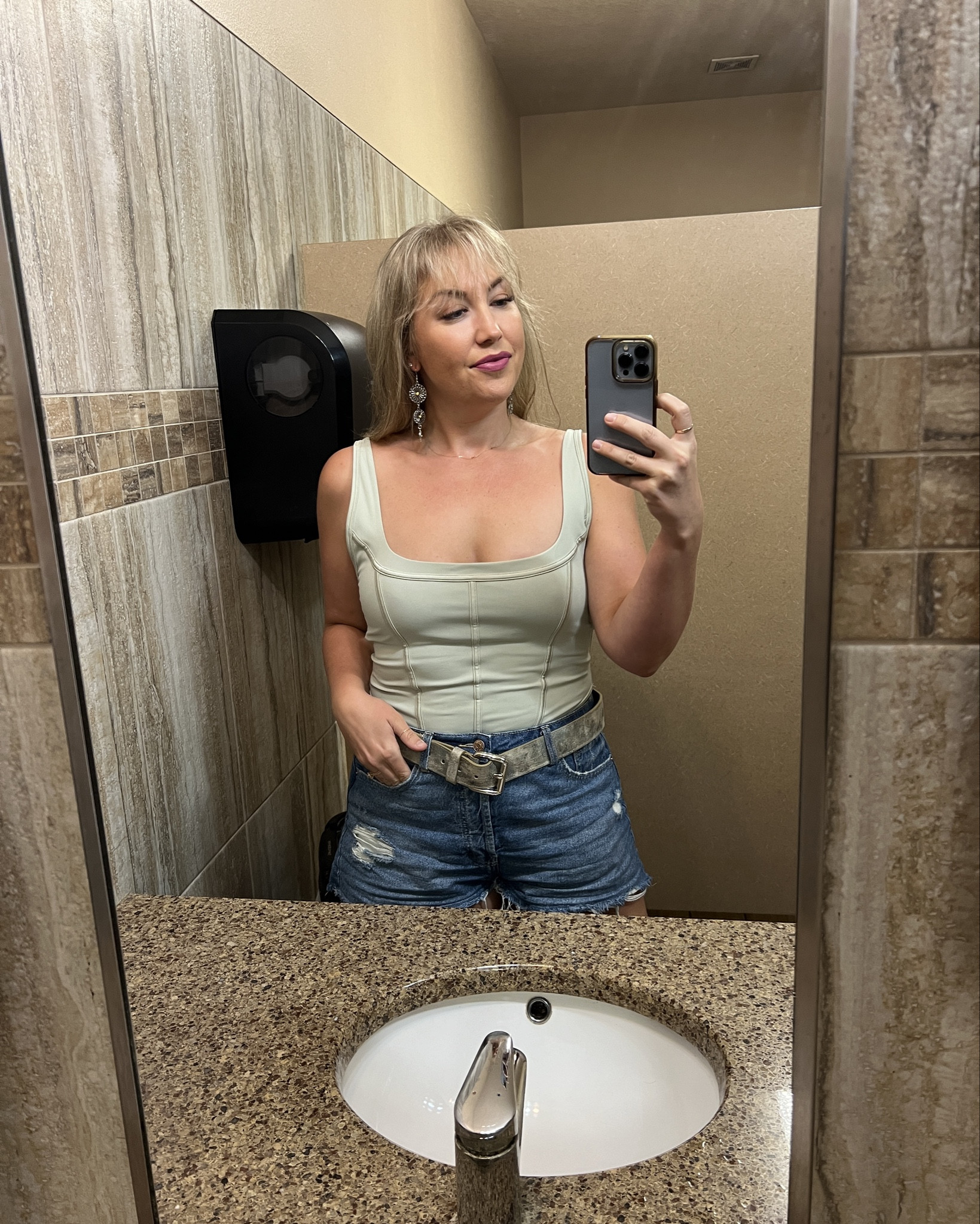 Fabletics crop top 

#LTKFitness #LTKMidsize #LTKActive