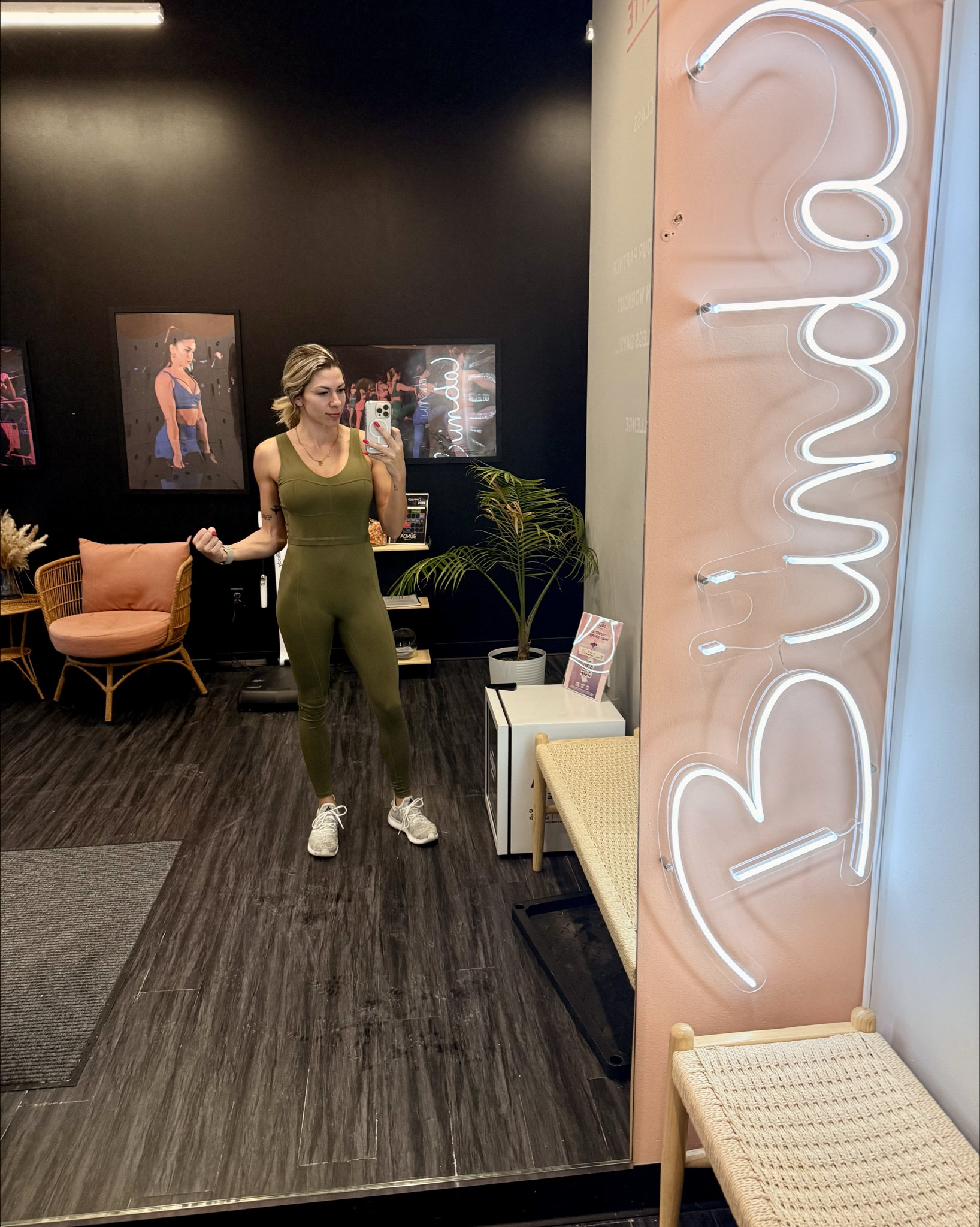 Another Bünda class in the books! Loving these workouts as they are primarily lower body focus but today was arms and abs so I got a full body workout in 🔥

#LTKfitnessgoals #LTKPetite #LTKActive