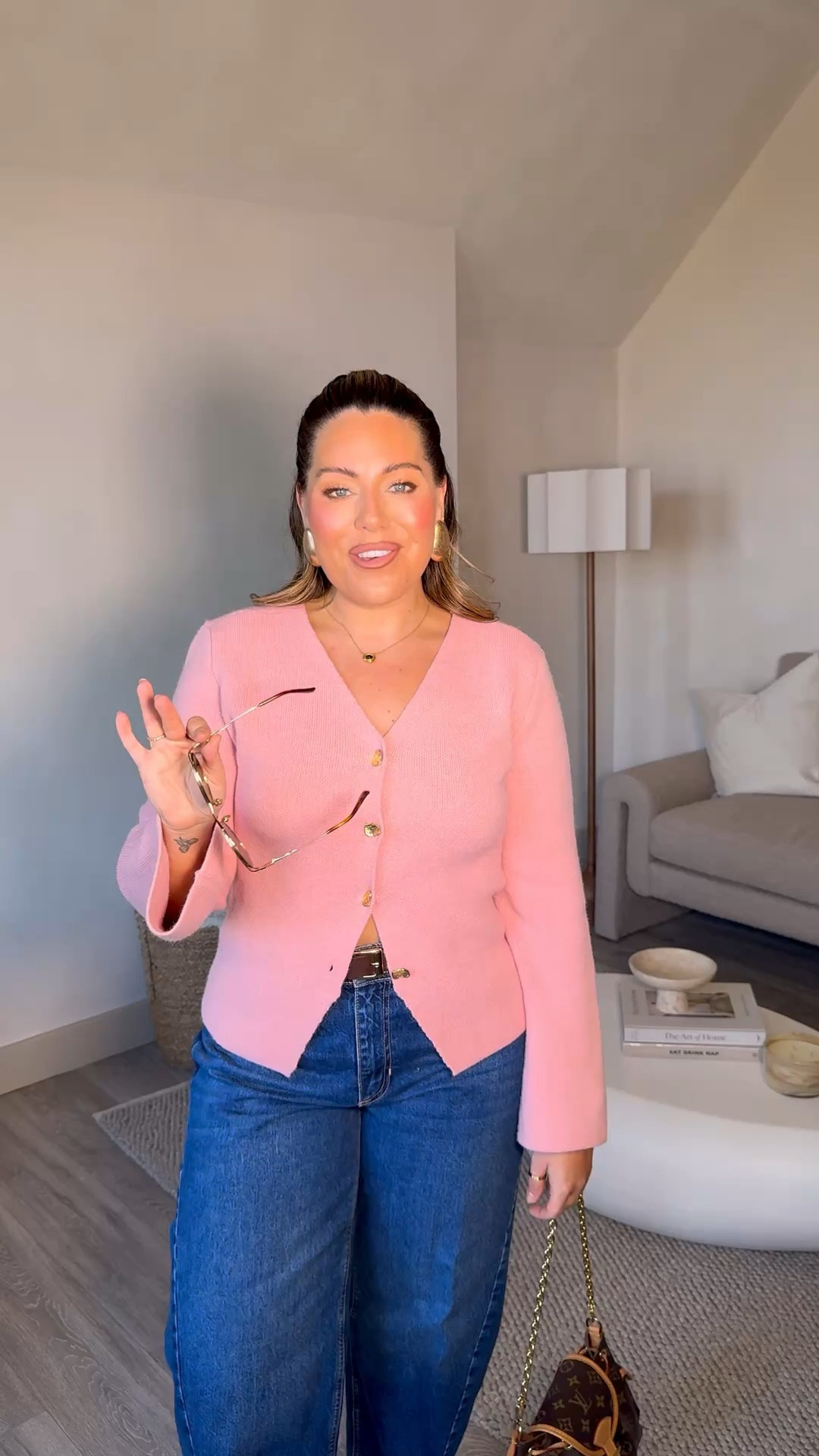 Week 4/10 of my jeans and a nice top series! 🌷🌺💗

Wearing size medium in the top & size 12 in the jeans 👏

#LTKSpringSale #LTKgrwm #LTKMidsize