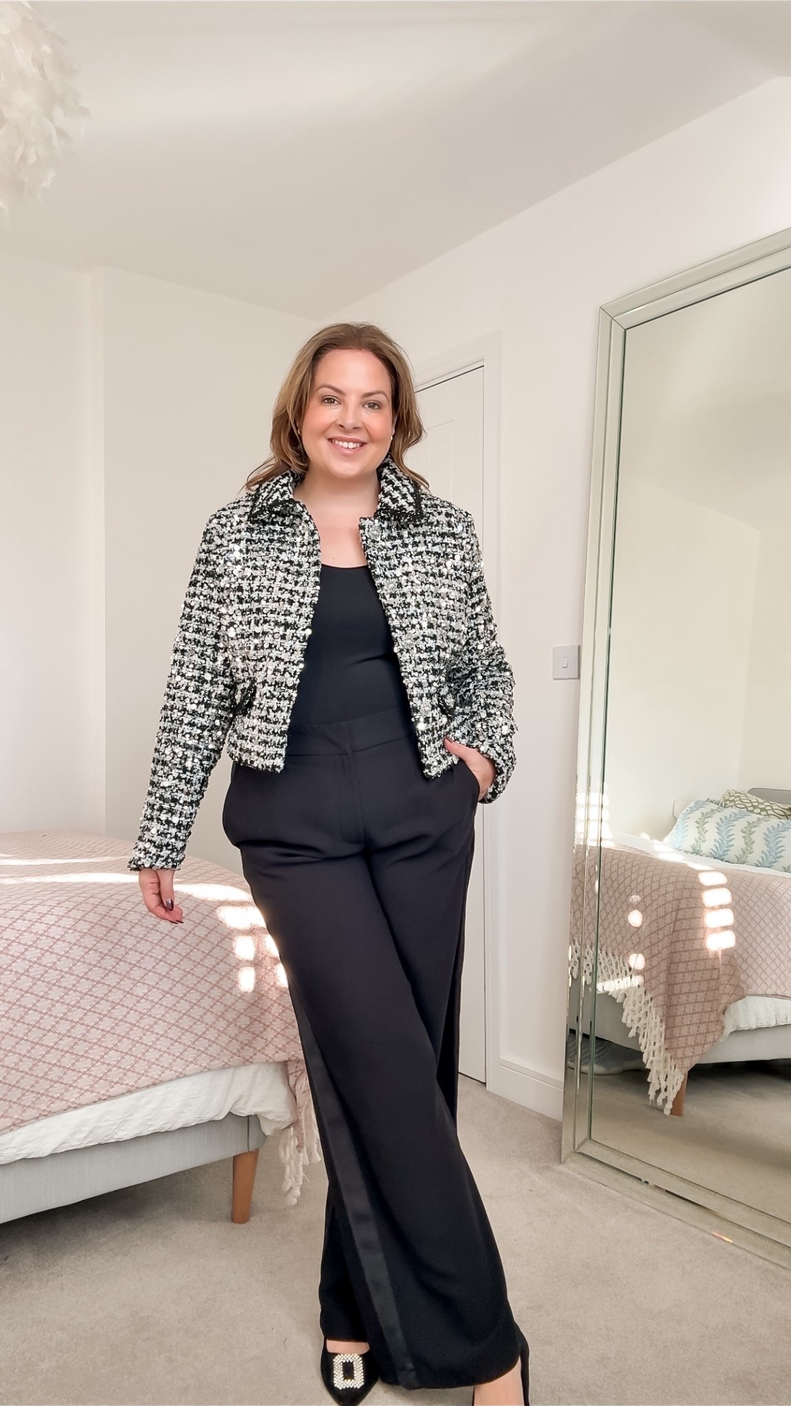 Sequin jacket 

#LTKpartywear #LTKfestive #LTKmidsize