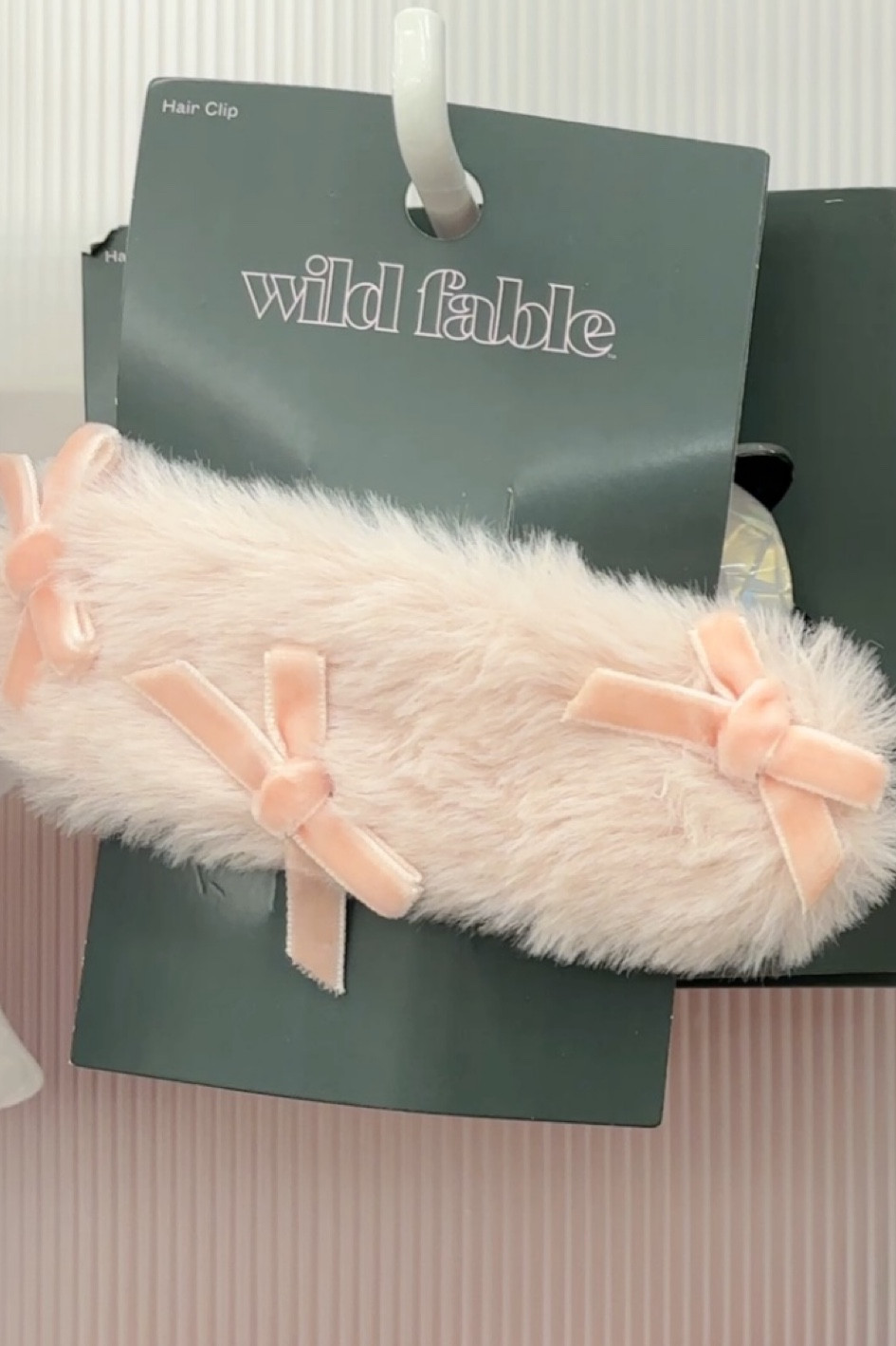 Love this hair barette so much! Under $5 and so cute🎀

#LTKHoliday #LTKSeasonal #LTKGiftGuide
