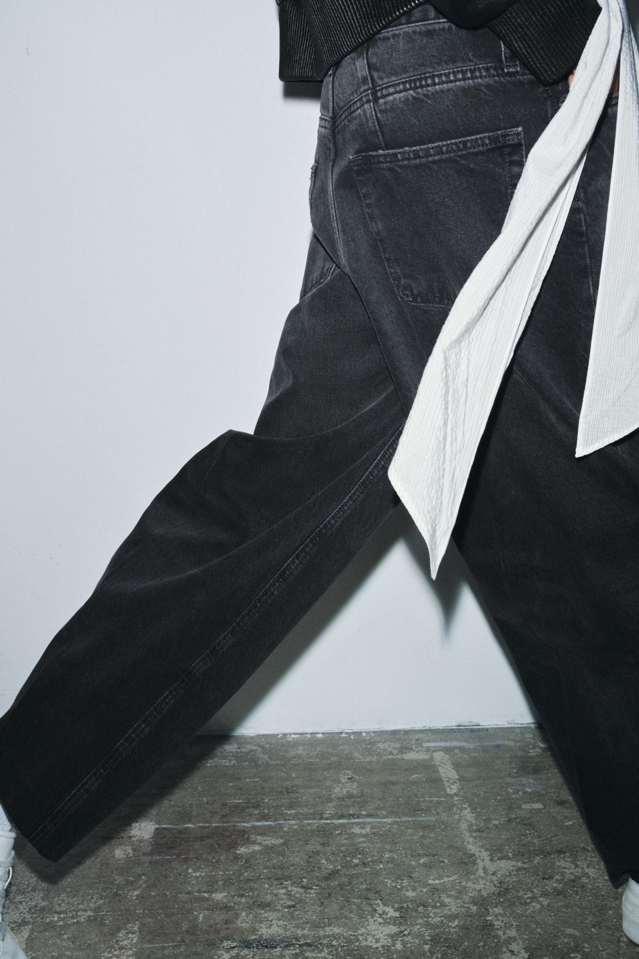 JEANS ZW COLLECTION BARREL MIT HOHEM BUND | Zara DE