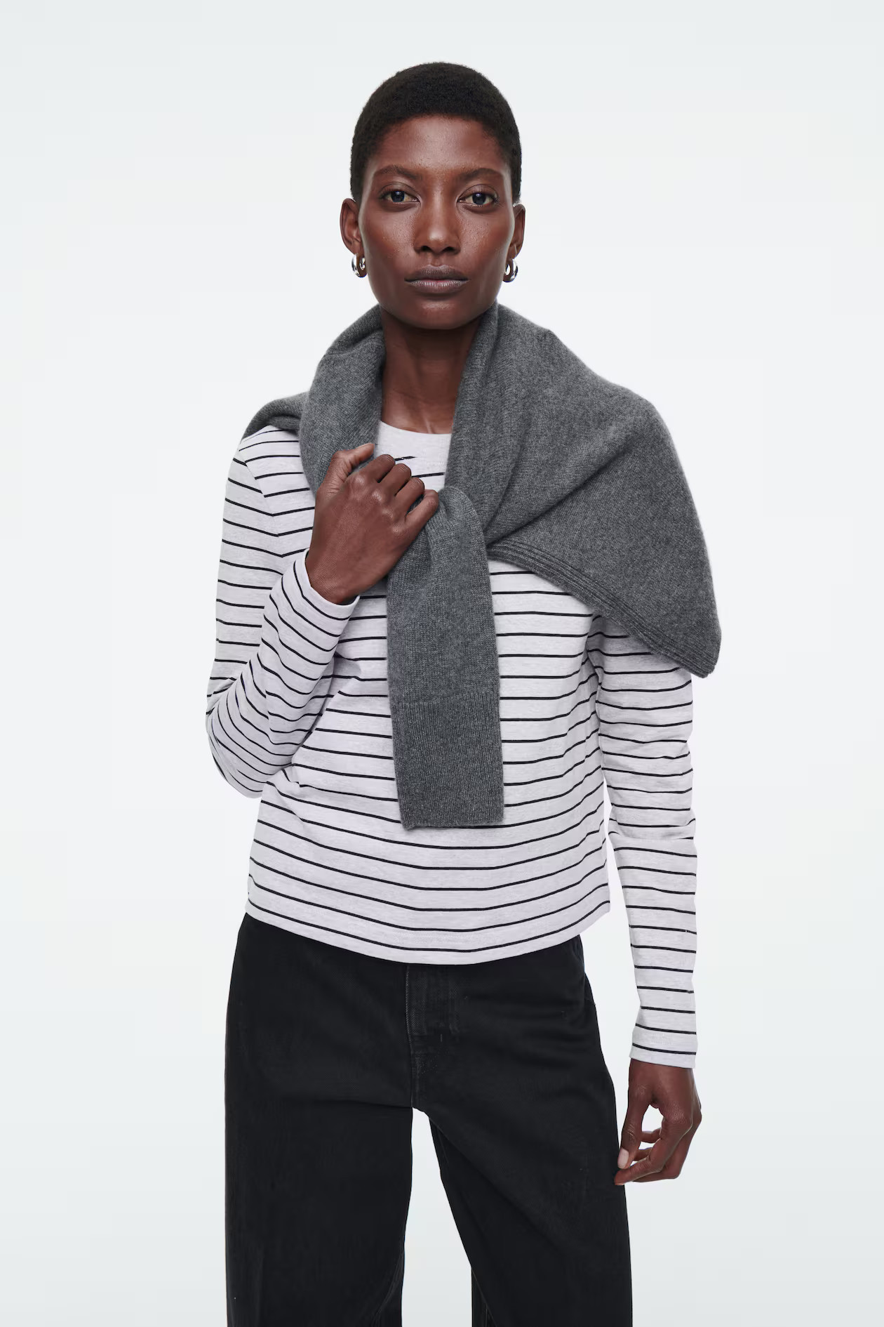 CLEAN CUT REGULAR LONG-SLEEVED T-SHIRT | H&M (DE, AT, CH, NL, FI)