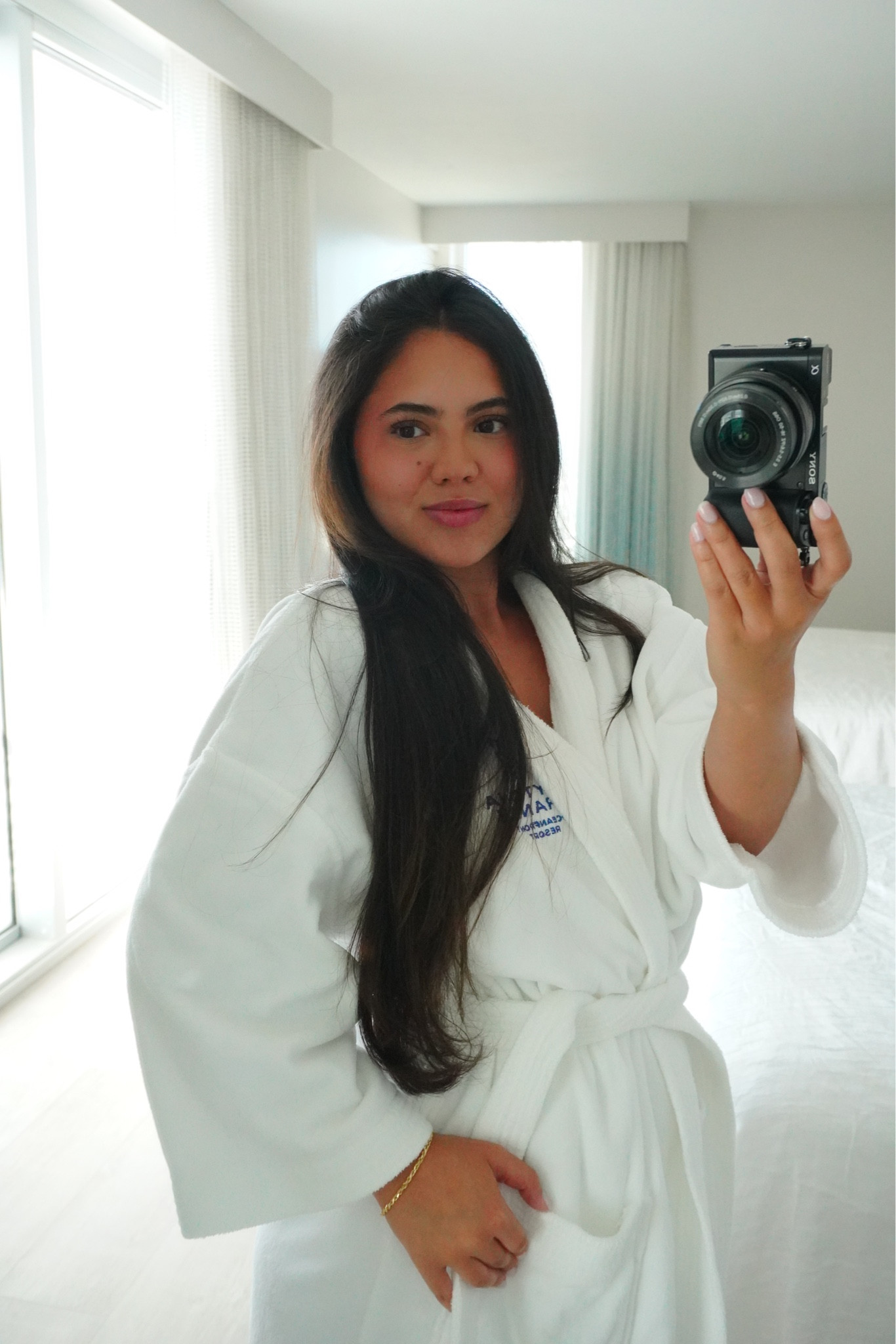 Shiny slick blowout


#LTKSummerEdit #LTKStyleTip #LTKBeauty