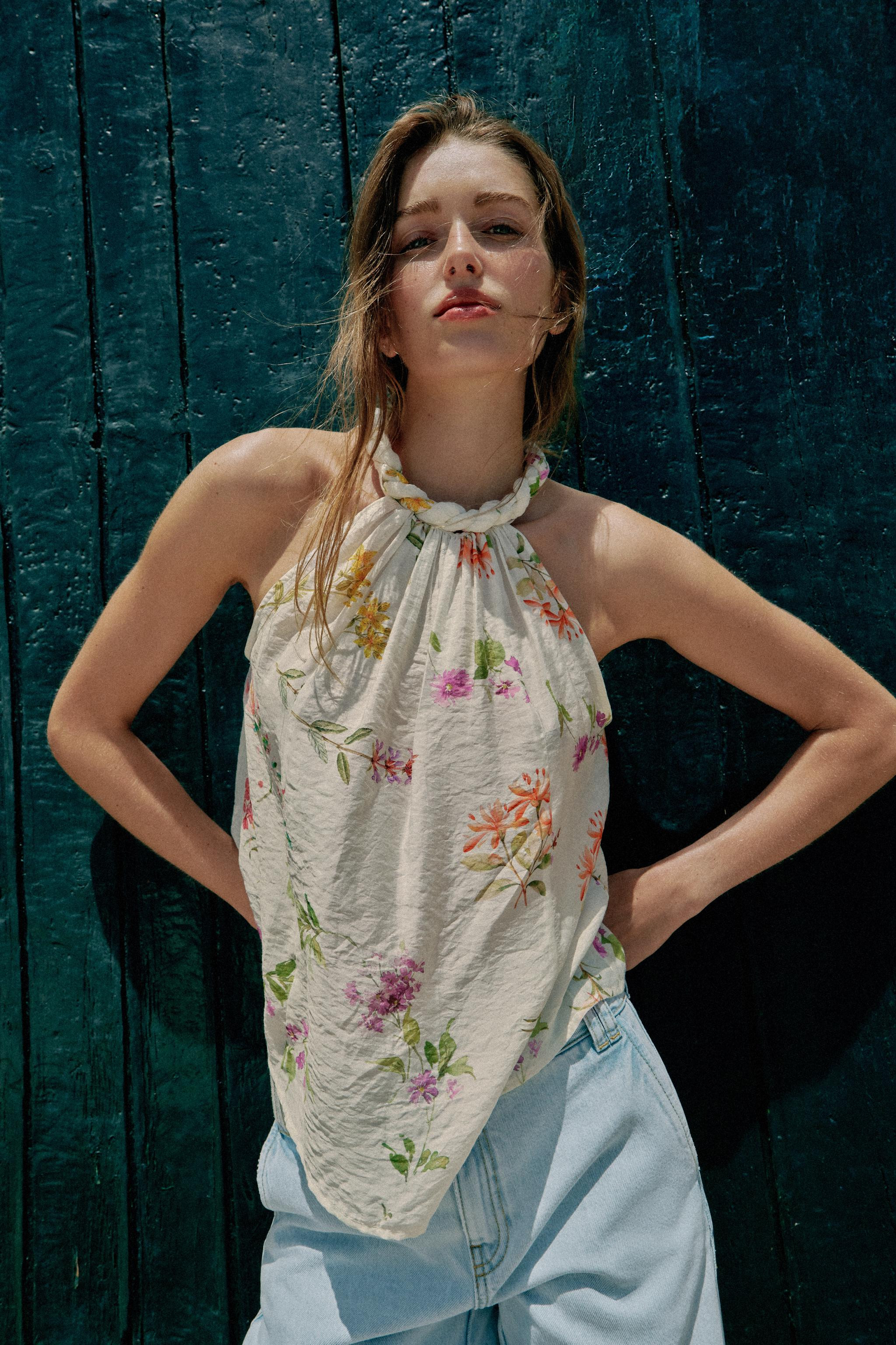 FLORAL PRINT HALTER TOP | Zara Canada