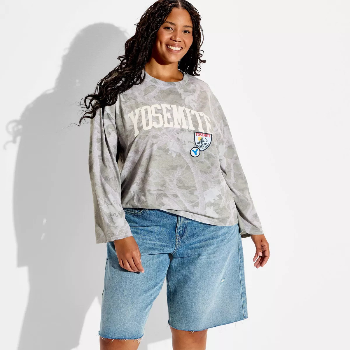 Women's Camo Yosemite Long Sleeve Graphic T-Shirt - Green M | Target