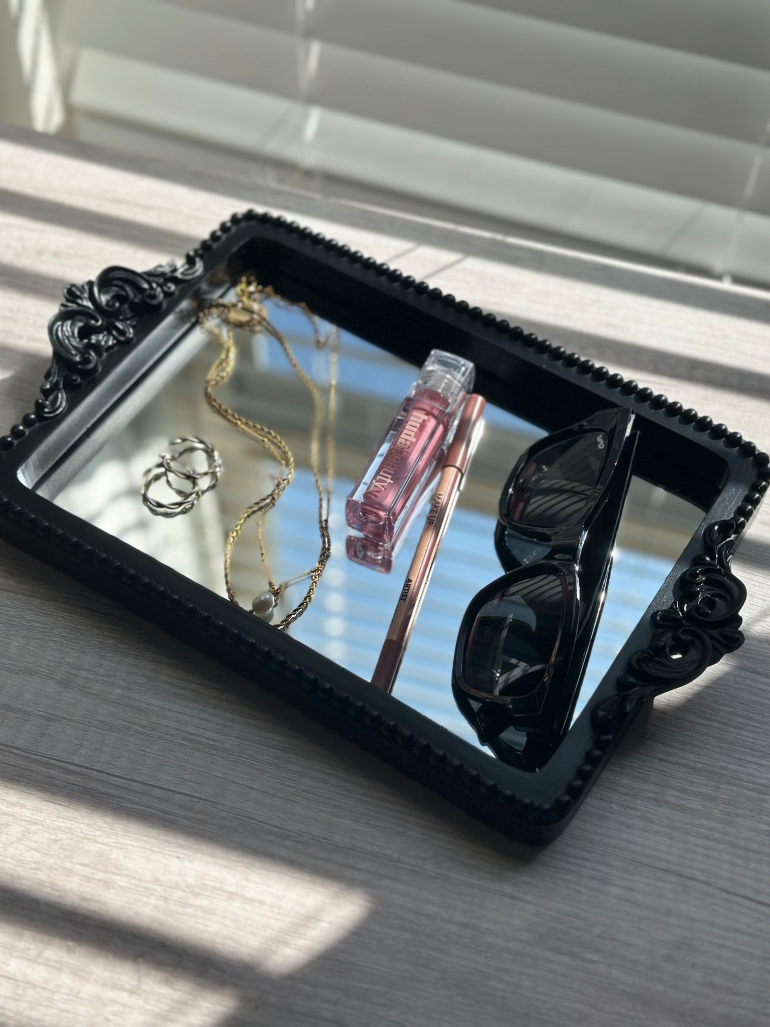 Spring + Summer means all the sunshine AND sunglasses! 😎 few of my current favorites + loving these staple decor pieces! 🤌🏼
#homedecor #sunglasses #summer #style #beauty 

#LTKSeasonal #LTKHome #LTKBeauty
