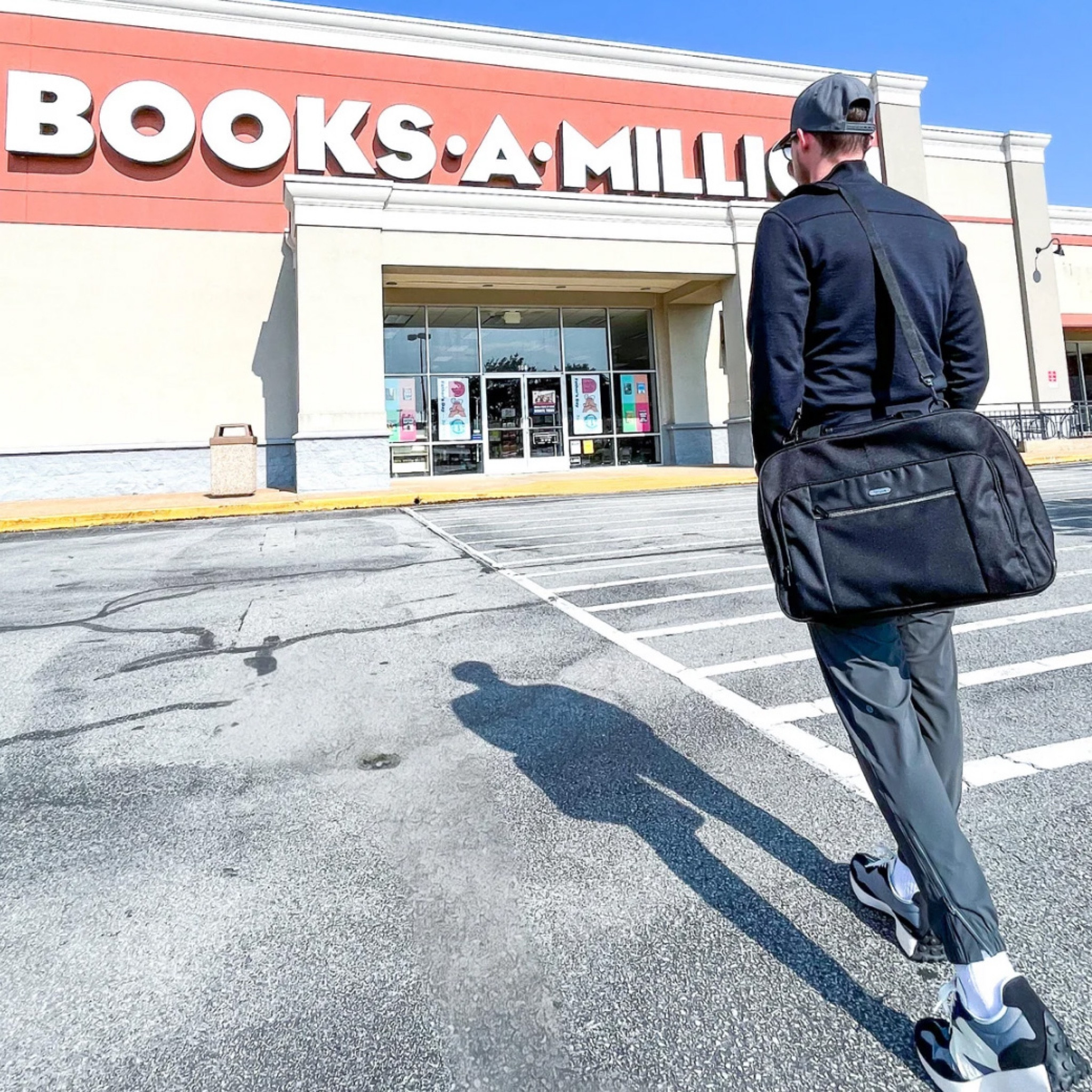 The perfect travel briefcase! 

Men’s Fashion • LuluLemon • Athleisure Inspo • New Balance Sneakers • Travis Matthew Golf • Quarter Zip • Men’s Joggers • Workout Outfit 

#LTKfit #LTKmens #LTKshoecrush