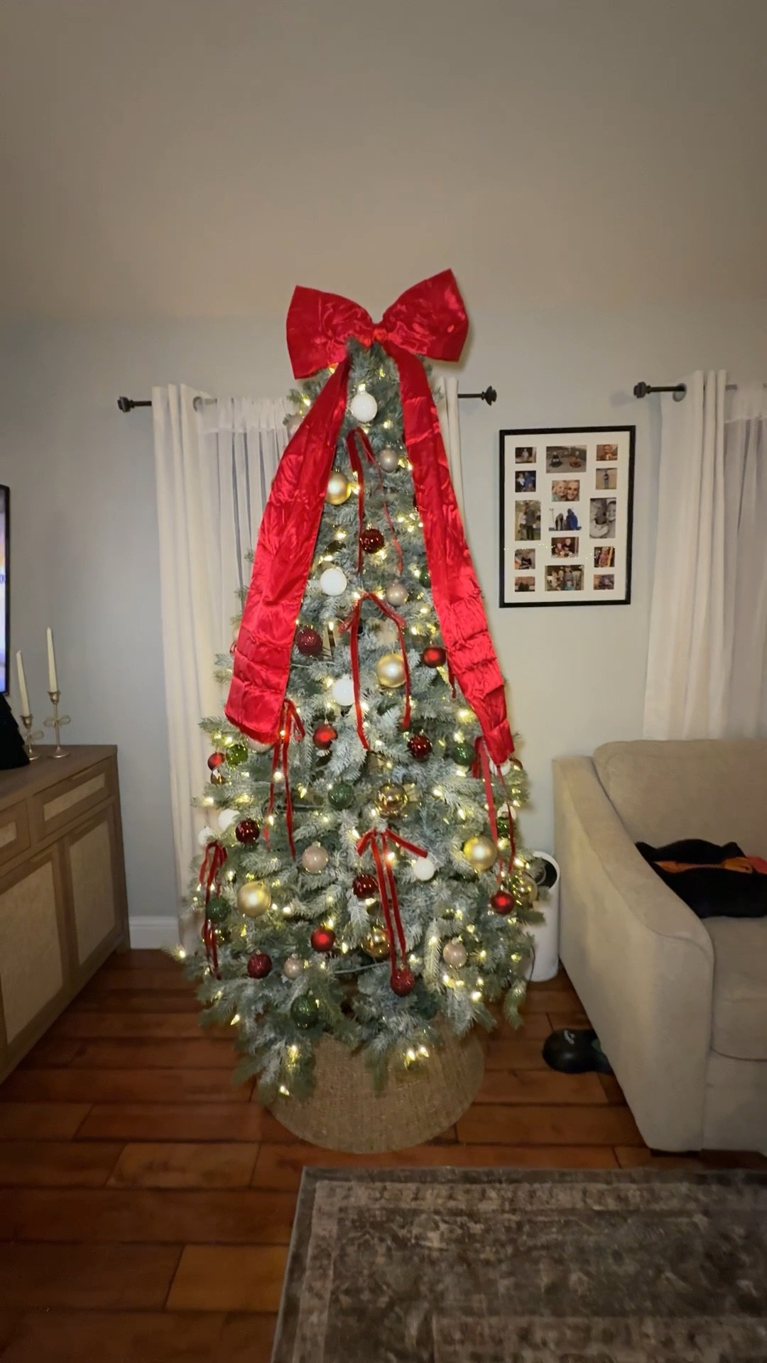 I’ve been getting so many questions on my tree! I’ll link what I can! 

#LTKHoliday #LTKSeasonal #LTKHome