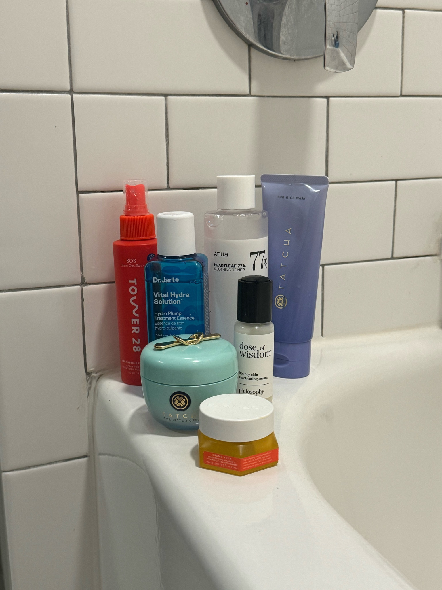 Morning skincare routine I’ve been LOVING!! Gentle, hydrating and effective on my sensitive acne prone skin🫶

Korean skincare, toner, winter skincare, dry skin, acne skin 

#LTKbeauty #LTKfindsunder50 #LTKMostLoved